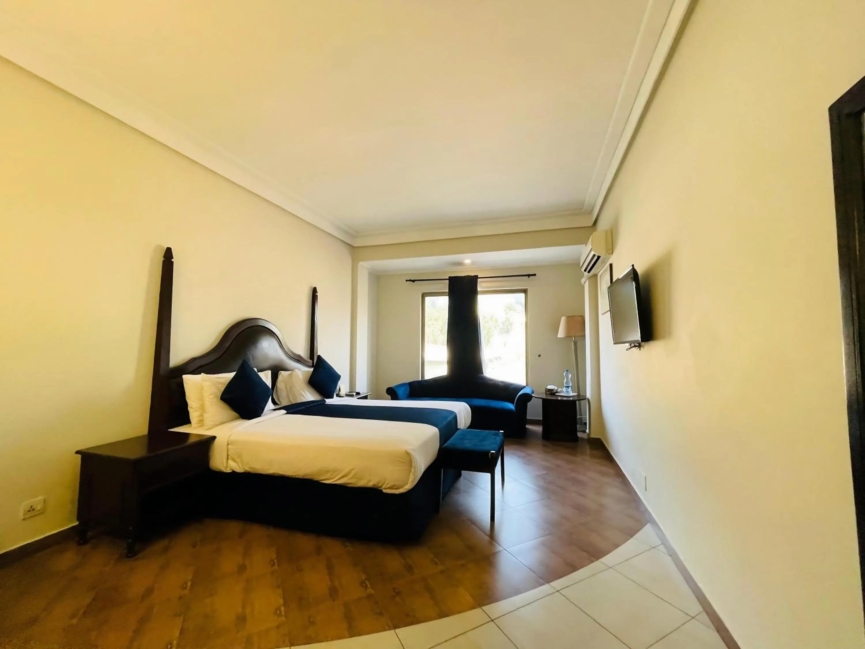 Bedroom, Bed in Grand Regency