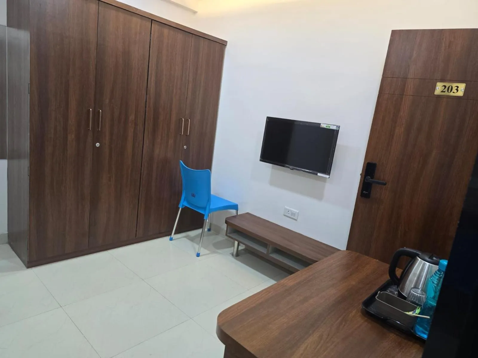 wardrobe in DatsunG Studios