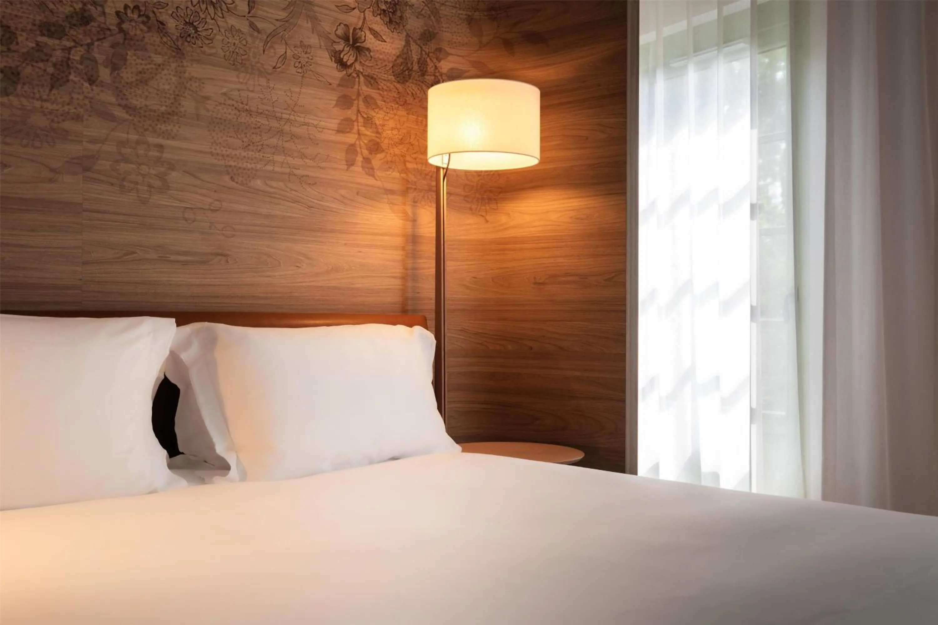 Photo of the whole room, Bed in Dolce by Wyndham Versailles - Domaine du Montcel