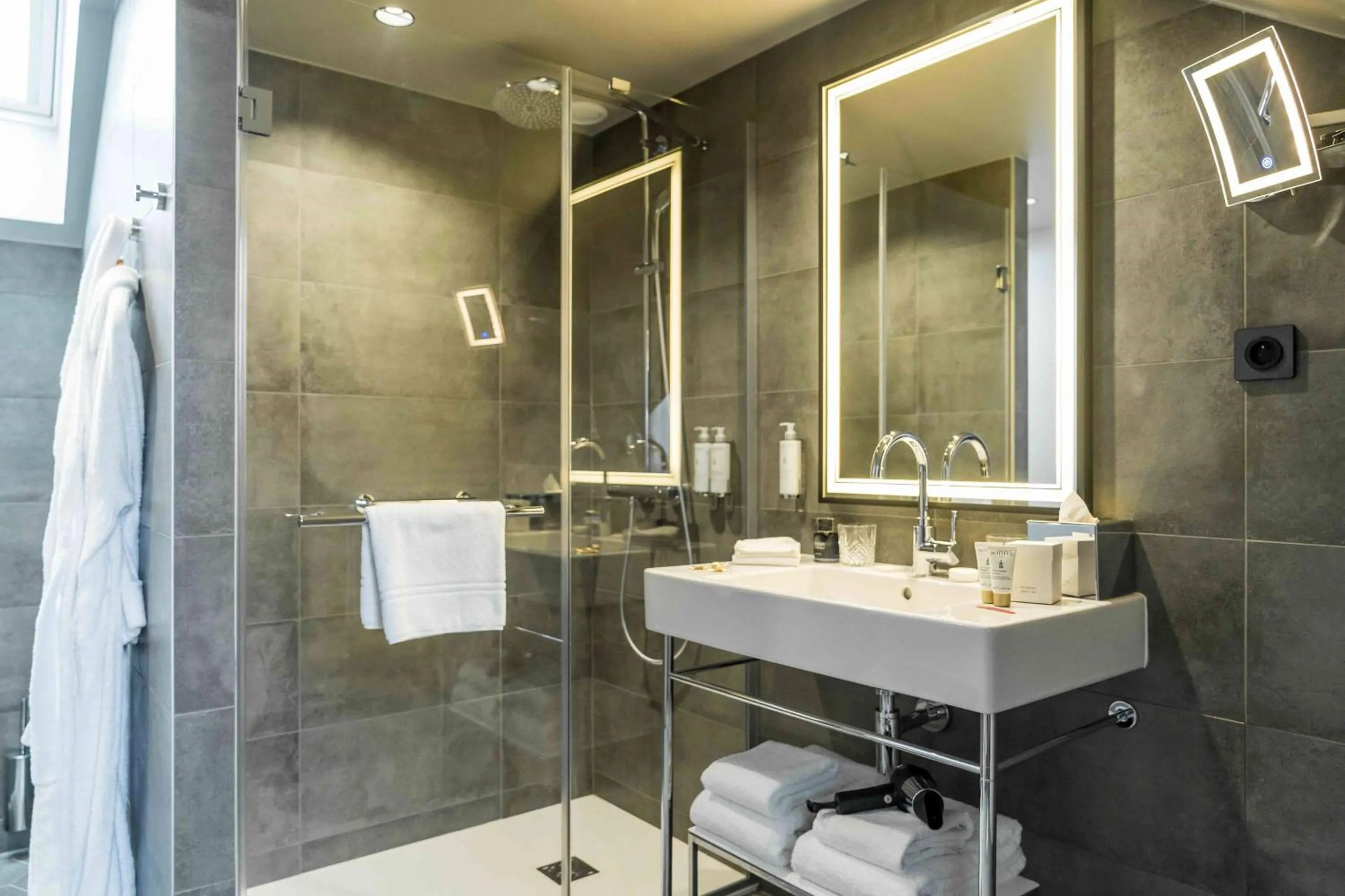 Bathroom in Dolce by Wyndham Versailles - Domaine du Montcel