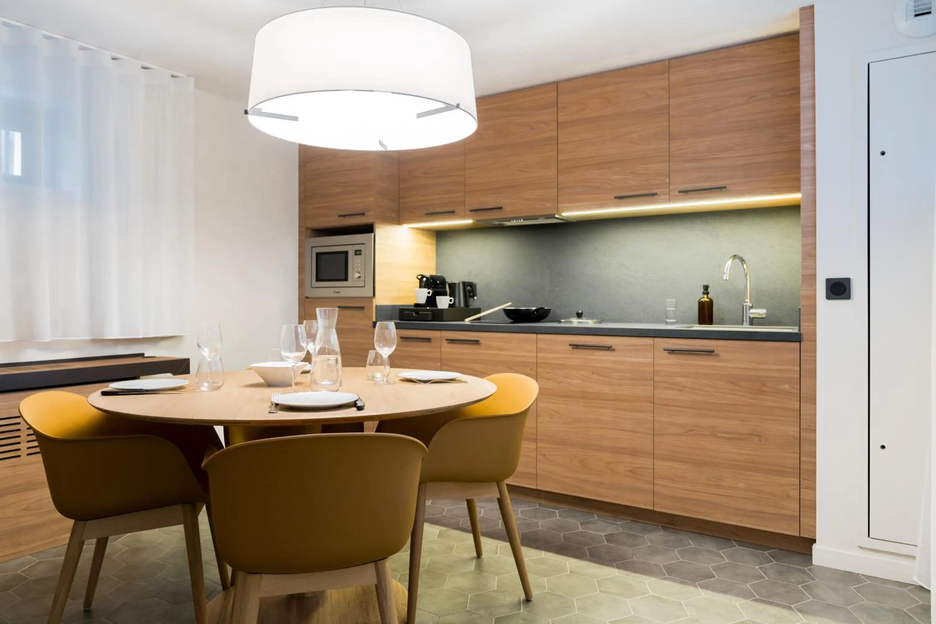 Kitchen or kitchenette in Dolce by Wyndham Versailles - Domaine du Montcel