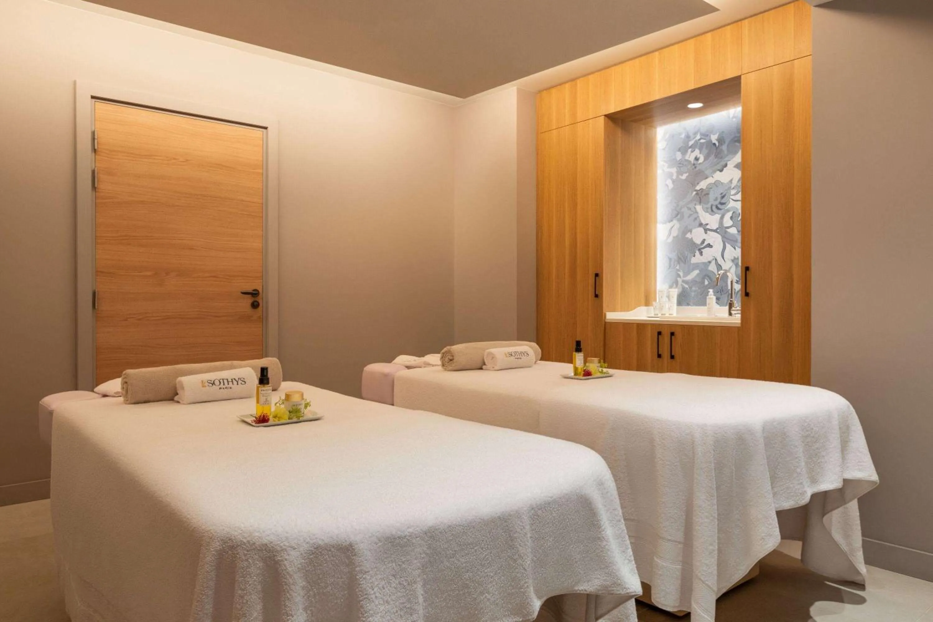 Massage in Dolce by Wyndham Versailles - Domaine du Montcel