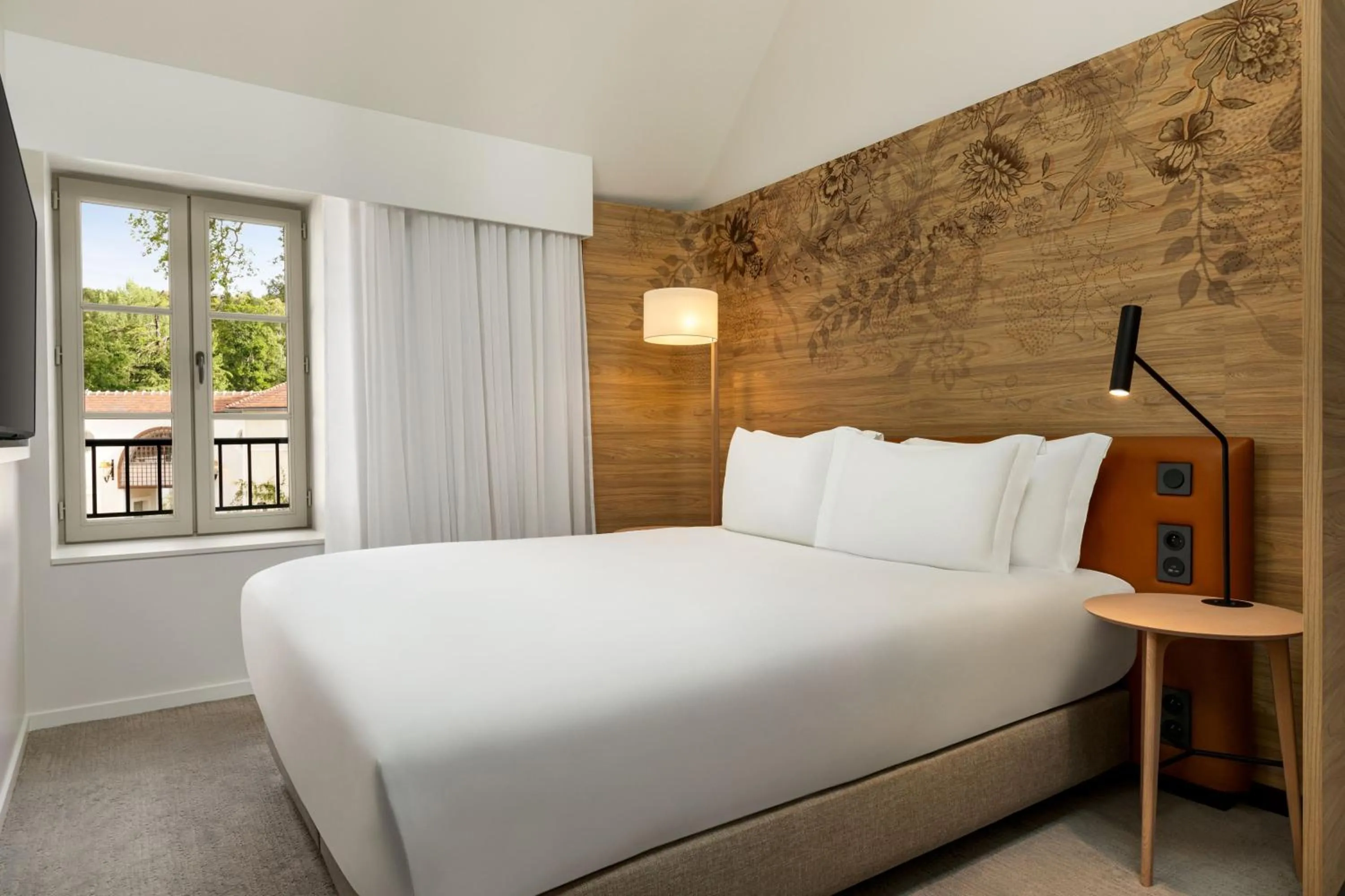 Bedroom, Bed in Dolce by Wyndham Versailles - Domaine du Montcel