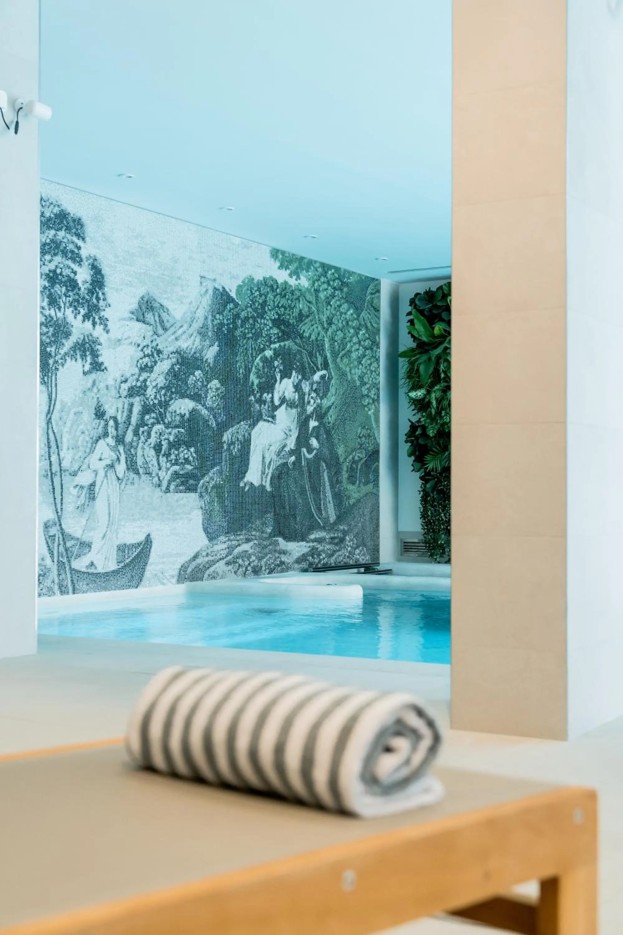 Spa and wellness centre/facilities in Dolce by Wyndham Versailles - Domaine du Montcel