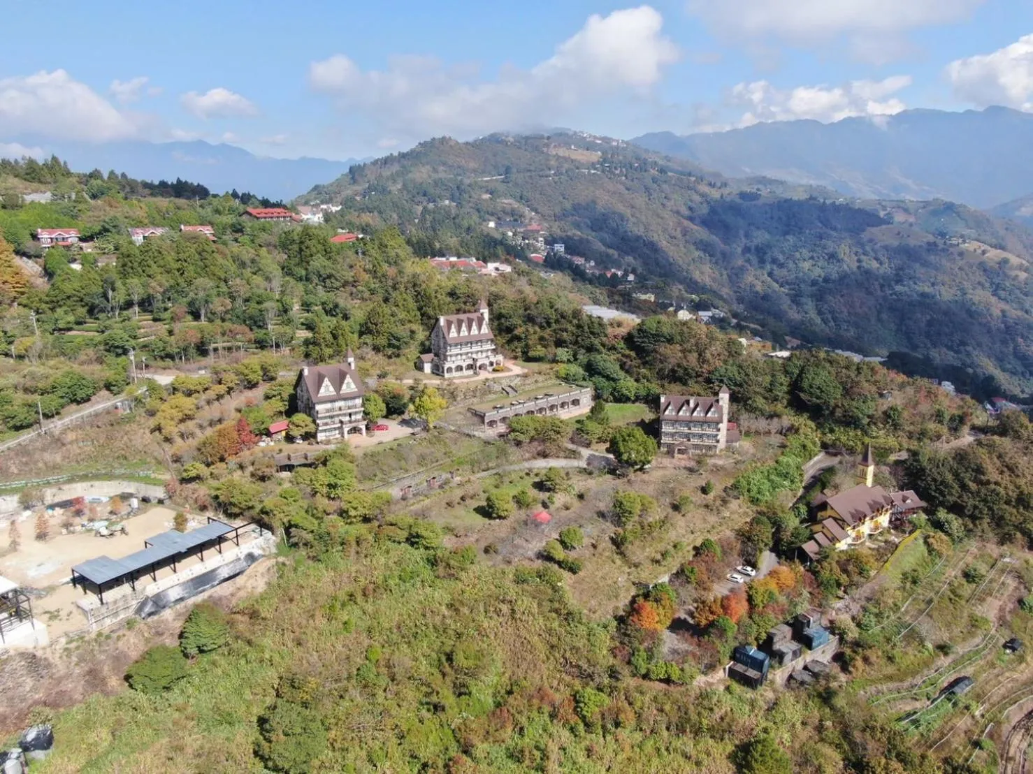 Property building in 日初雲來民宿