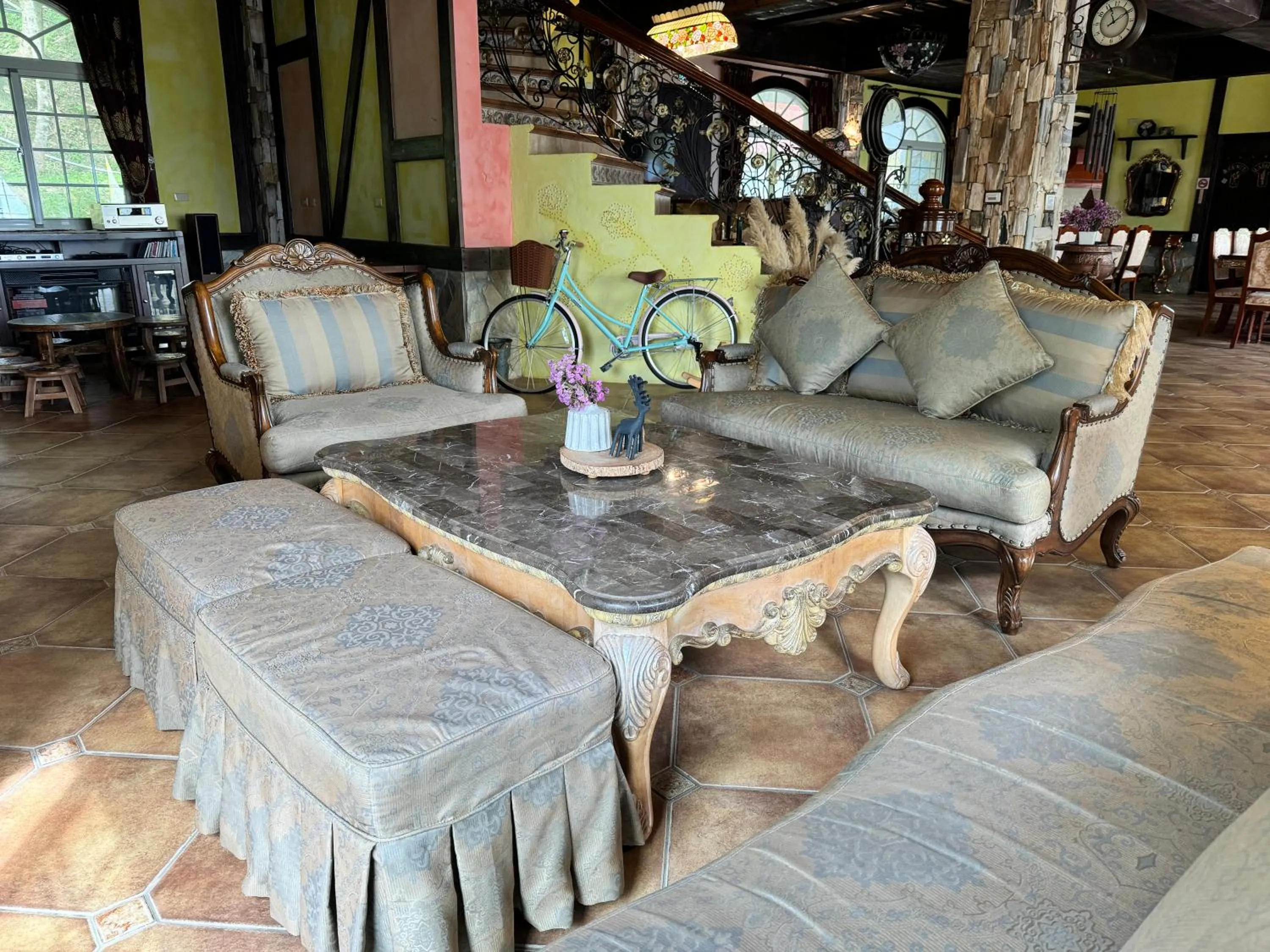 Communal lounge/ TV room in 日初雲來民宿