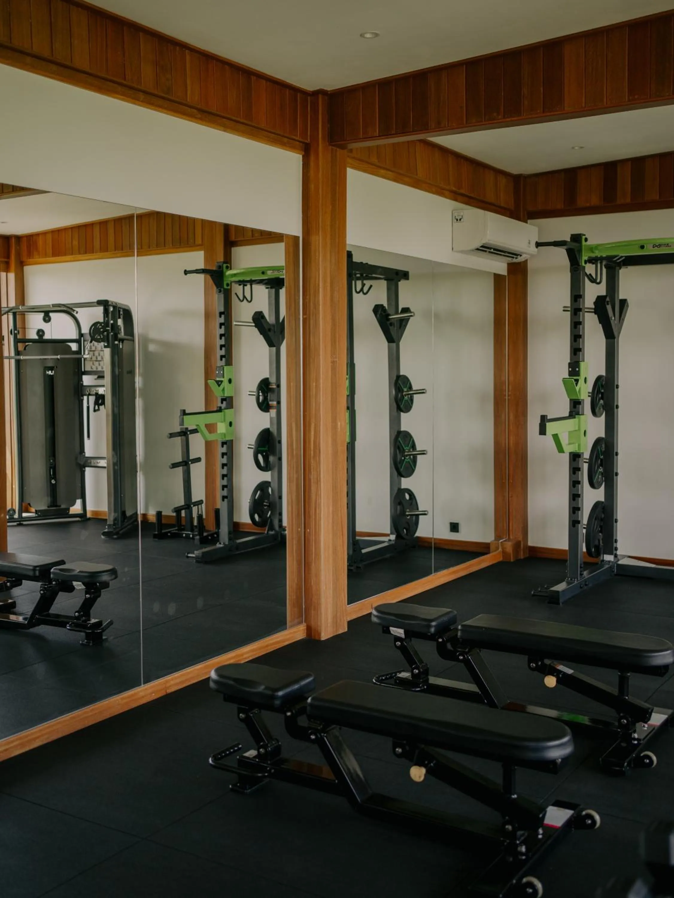 Fitness centre/facilities in Ocean View Villas by Grün
