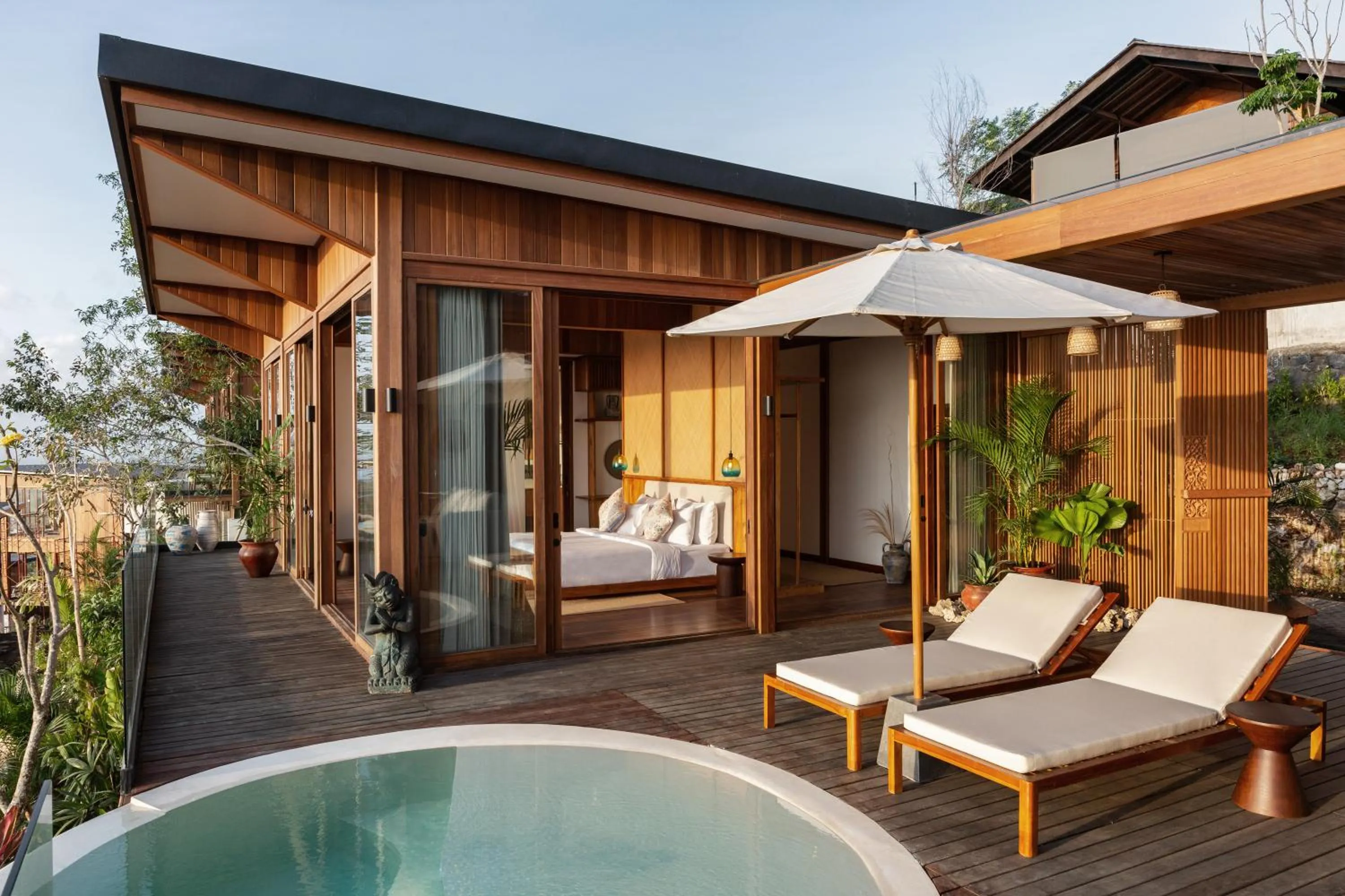 Balcony/Terrace in Ocean View Villas by Grün