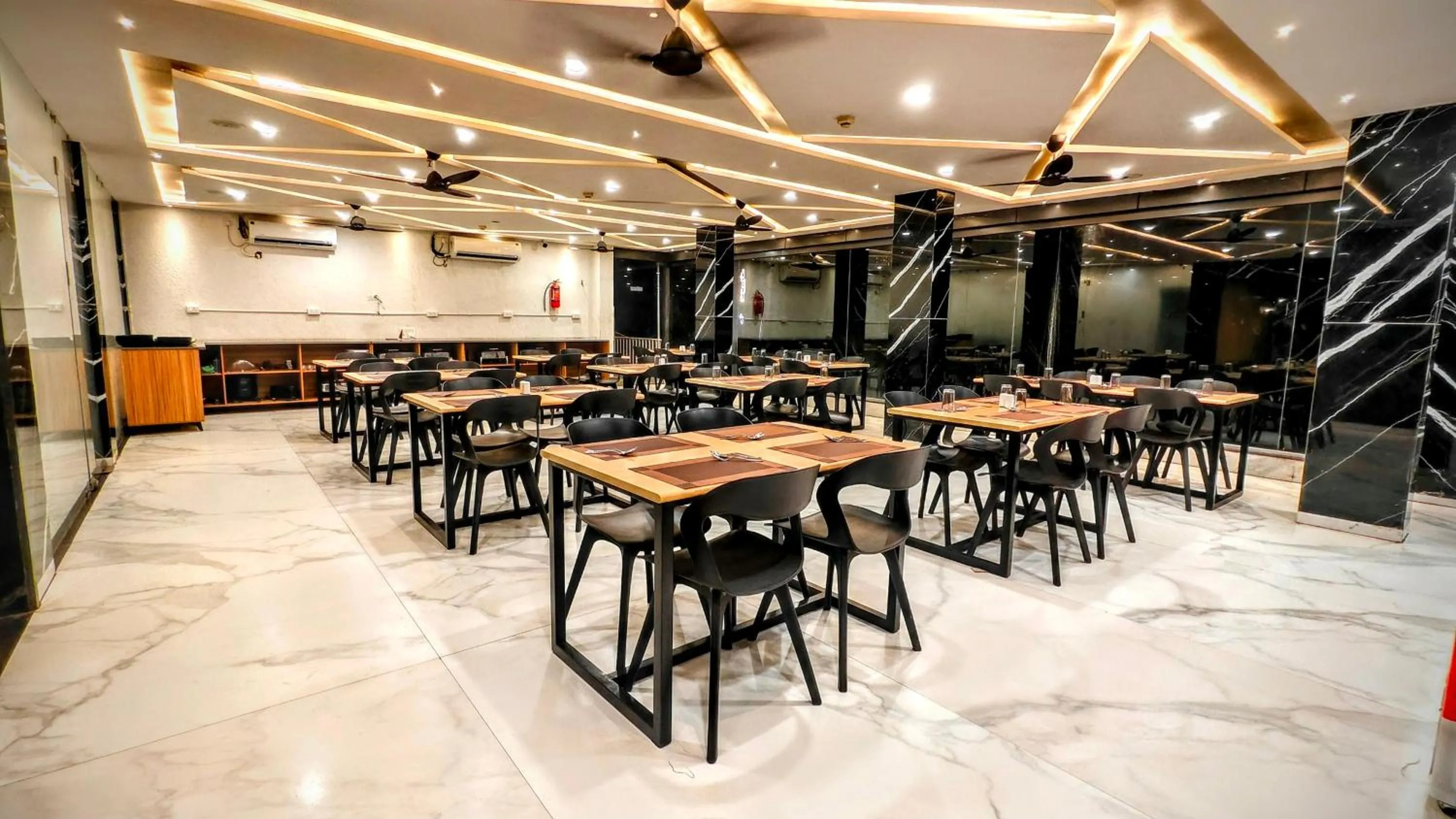 Restaurant/places to eat in The Sky Imperial Unity Inn