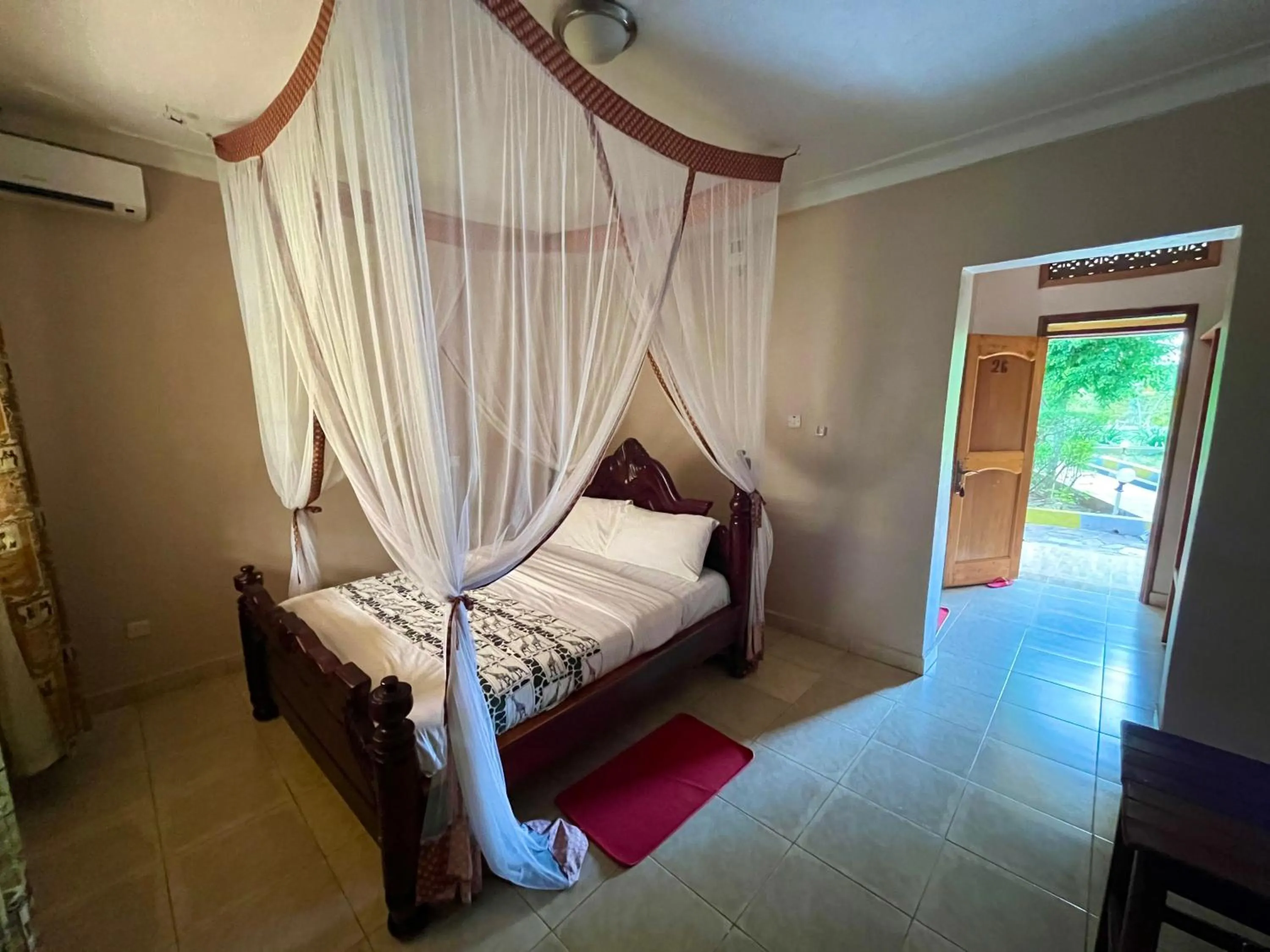 Lavic Country Resort Adjumani