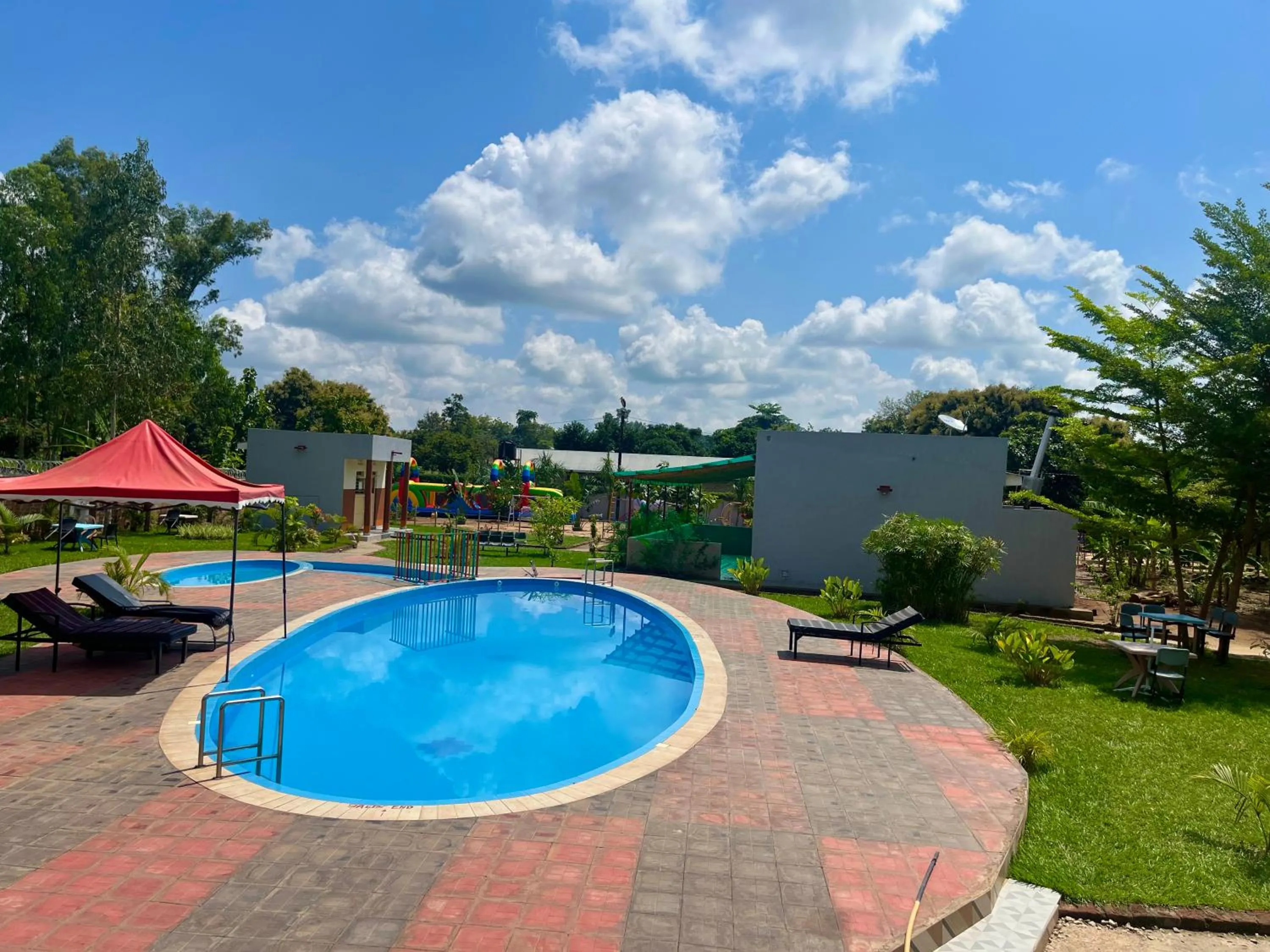 Swimming pool in Lavic Country Resort Adjumani