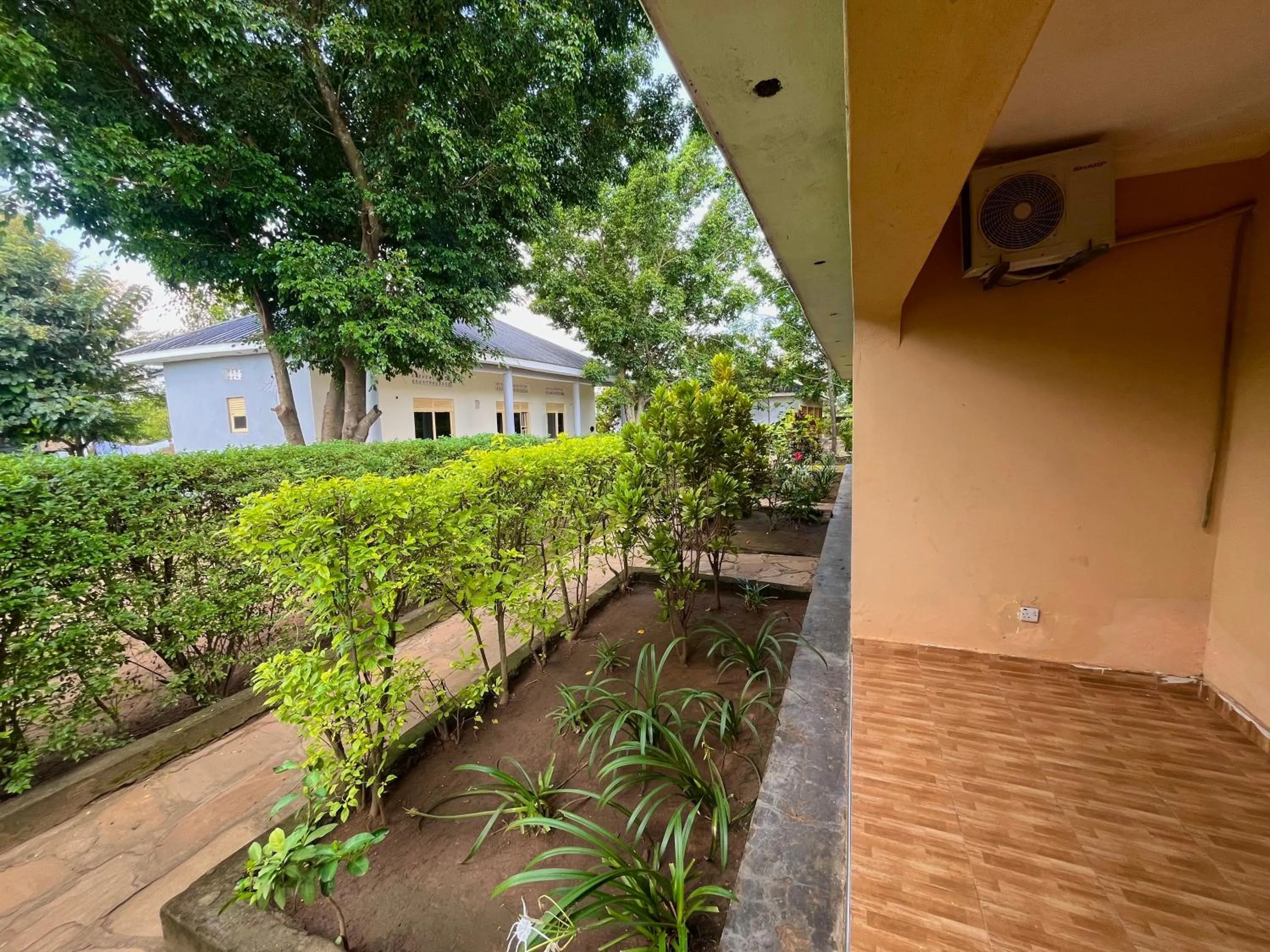 Lavic Country Resort Adjumani