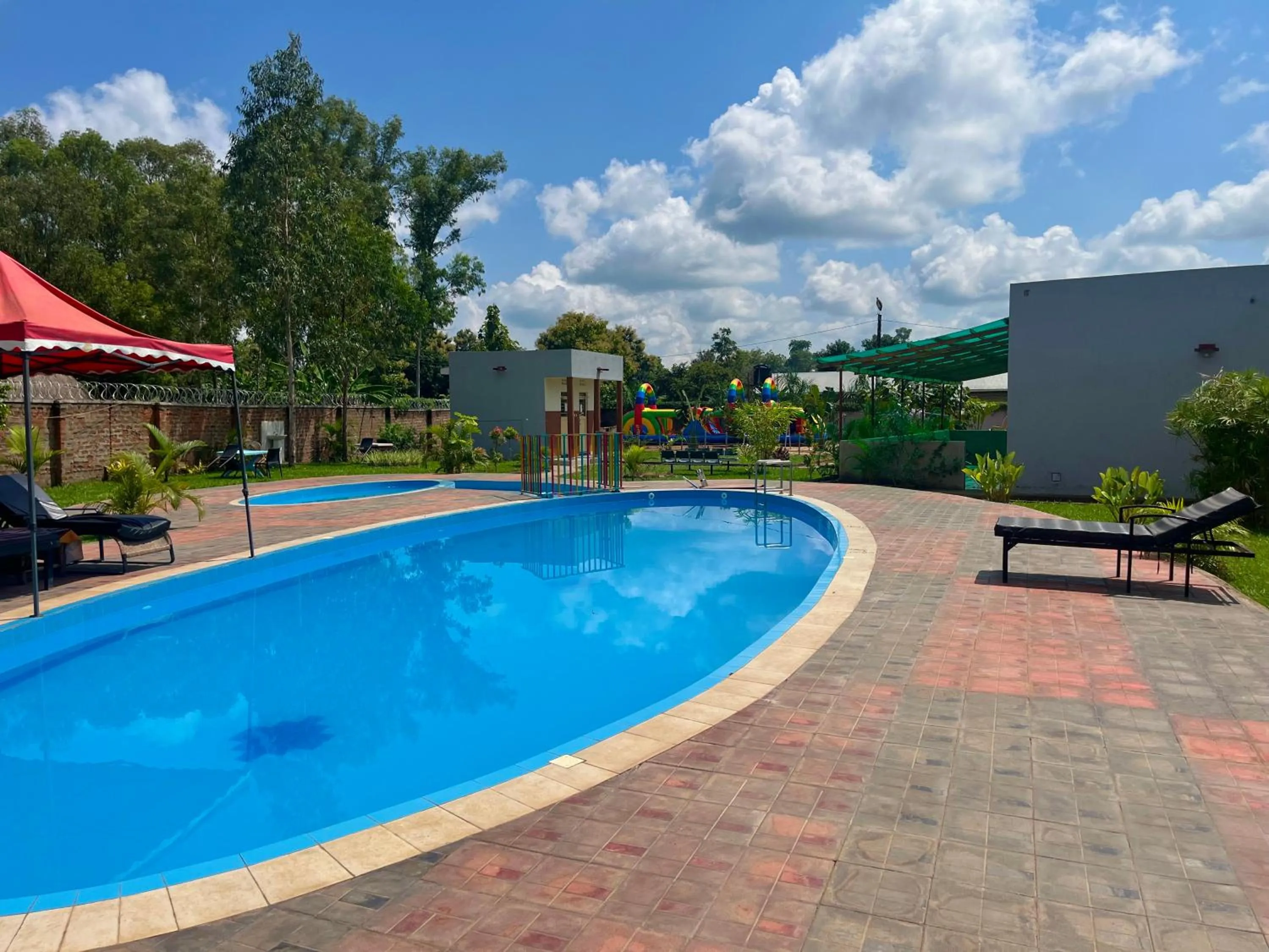 Swimming pool in Lavic Country Resort Adjumani