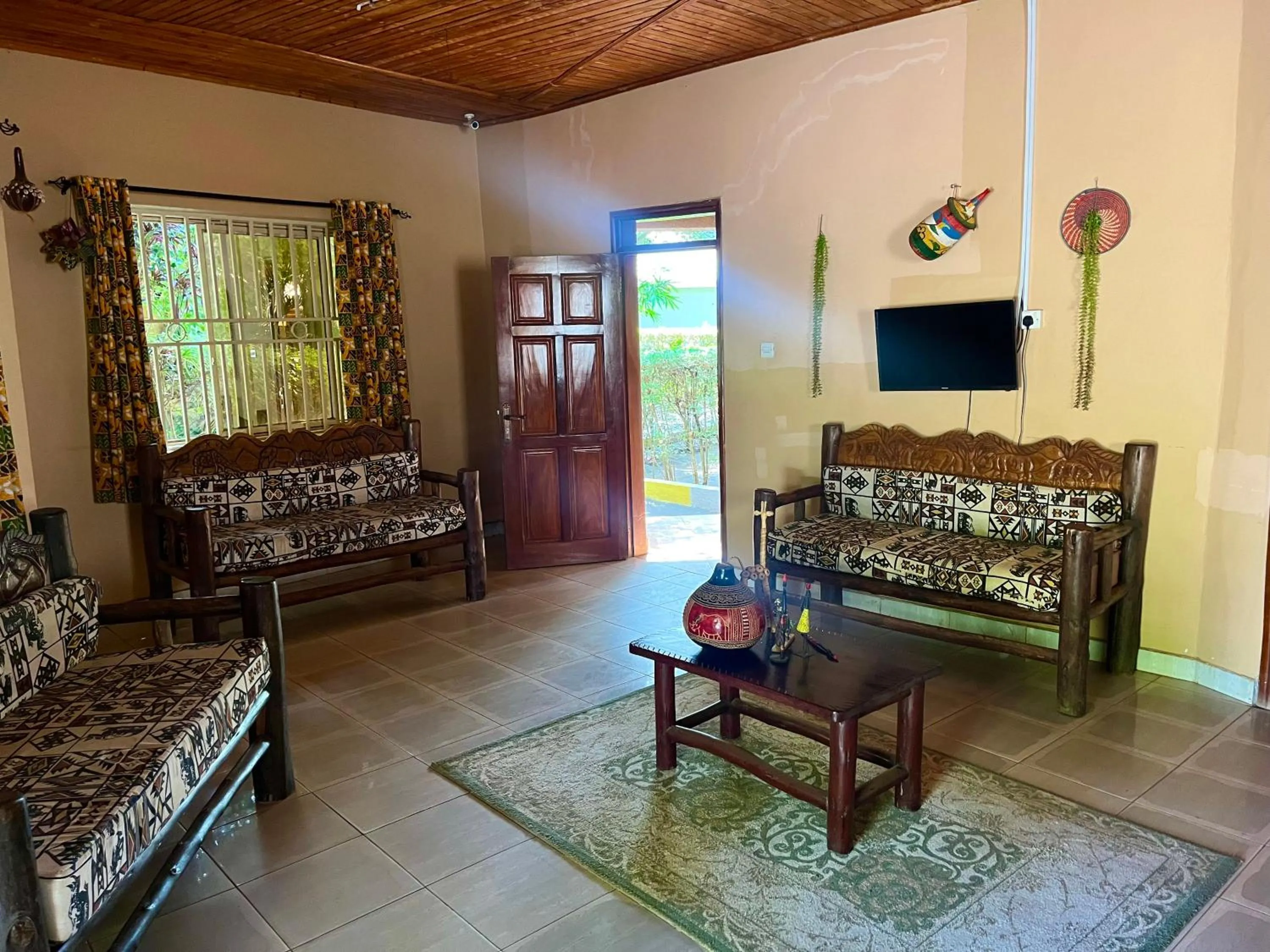 Lavic Country Resort Adjumani
