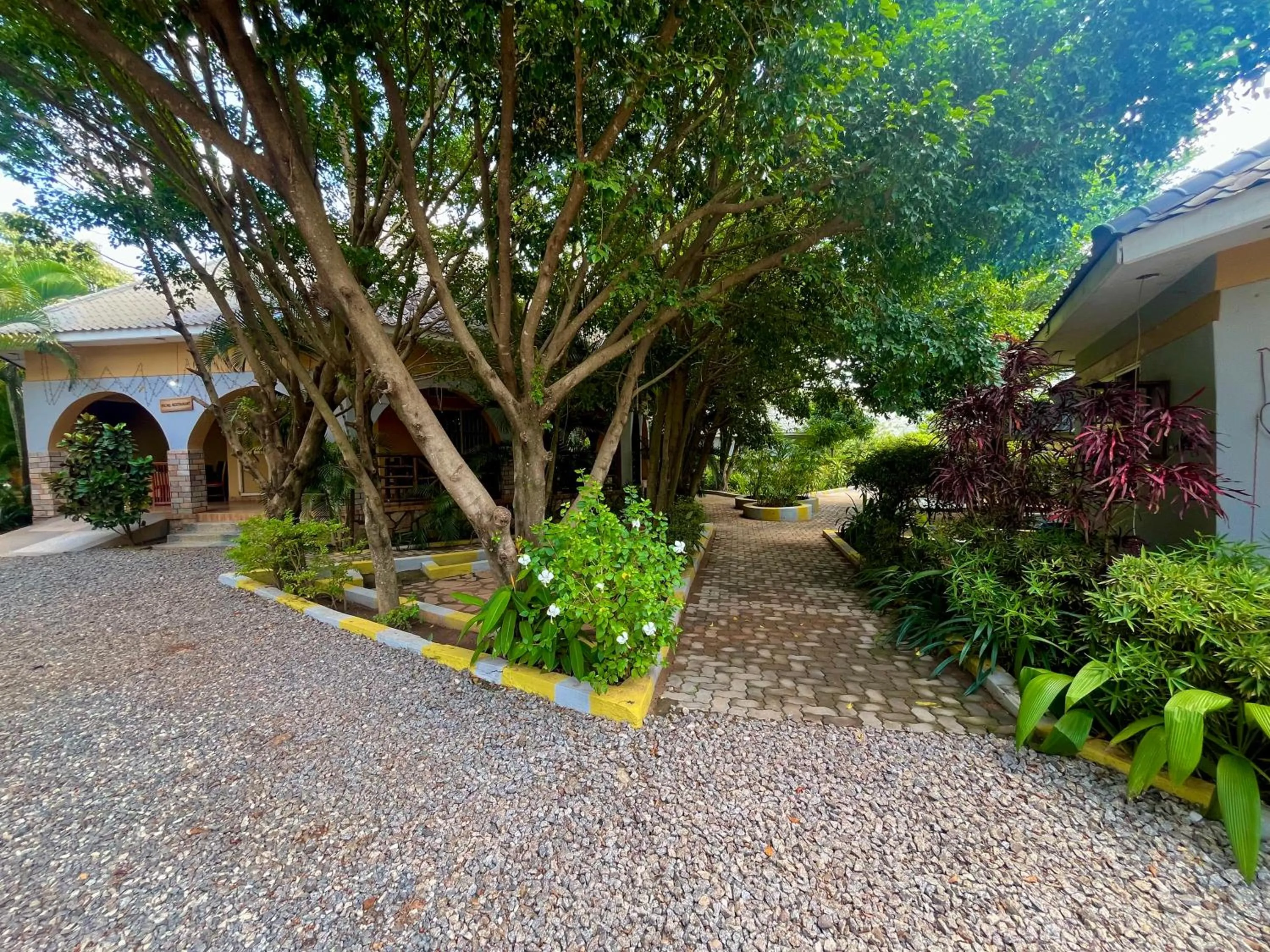 Lavic Country Resort Adjumani