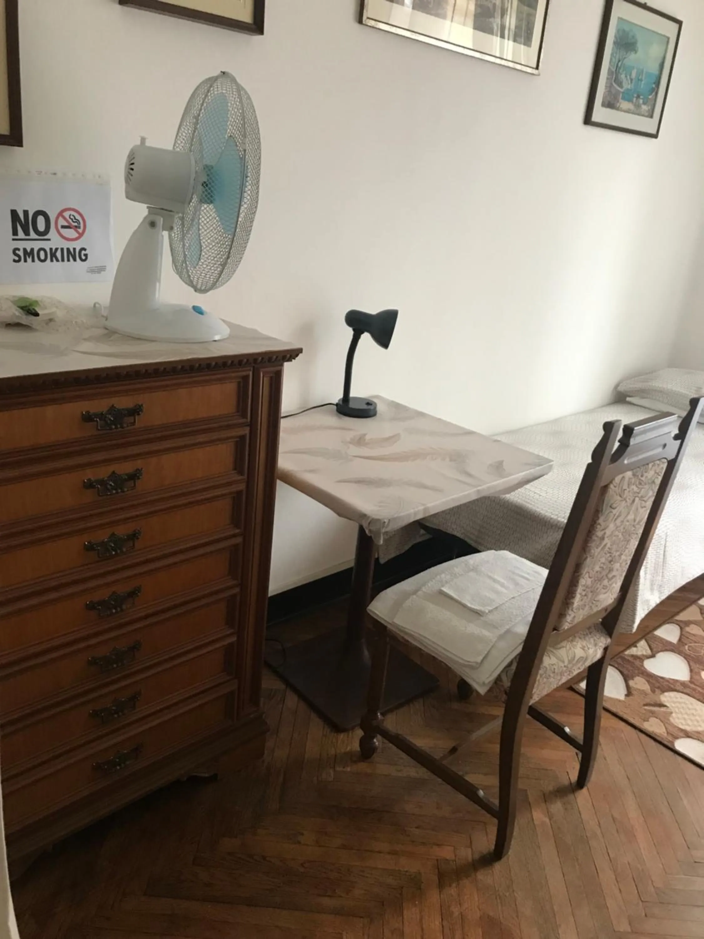 Seating area in Dany Sweethouse