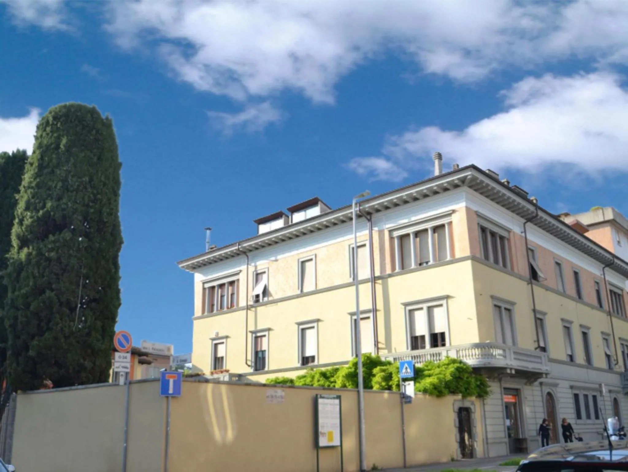 Property building in Dany Sweethouse