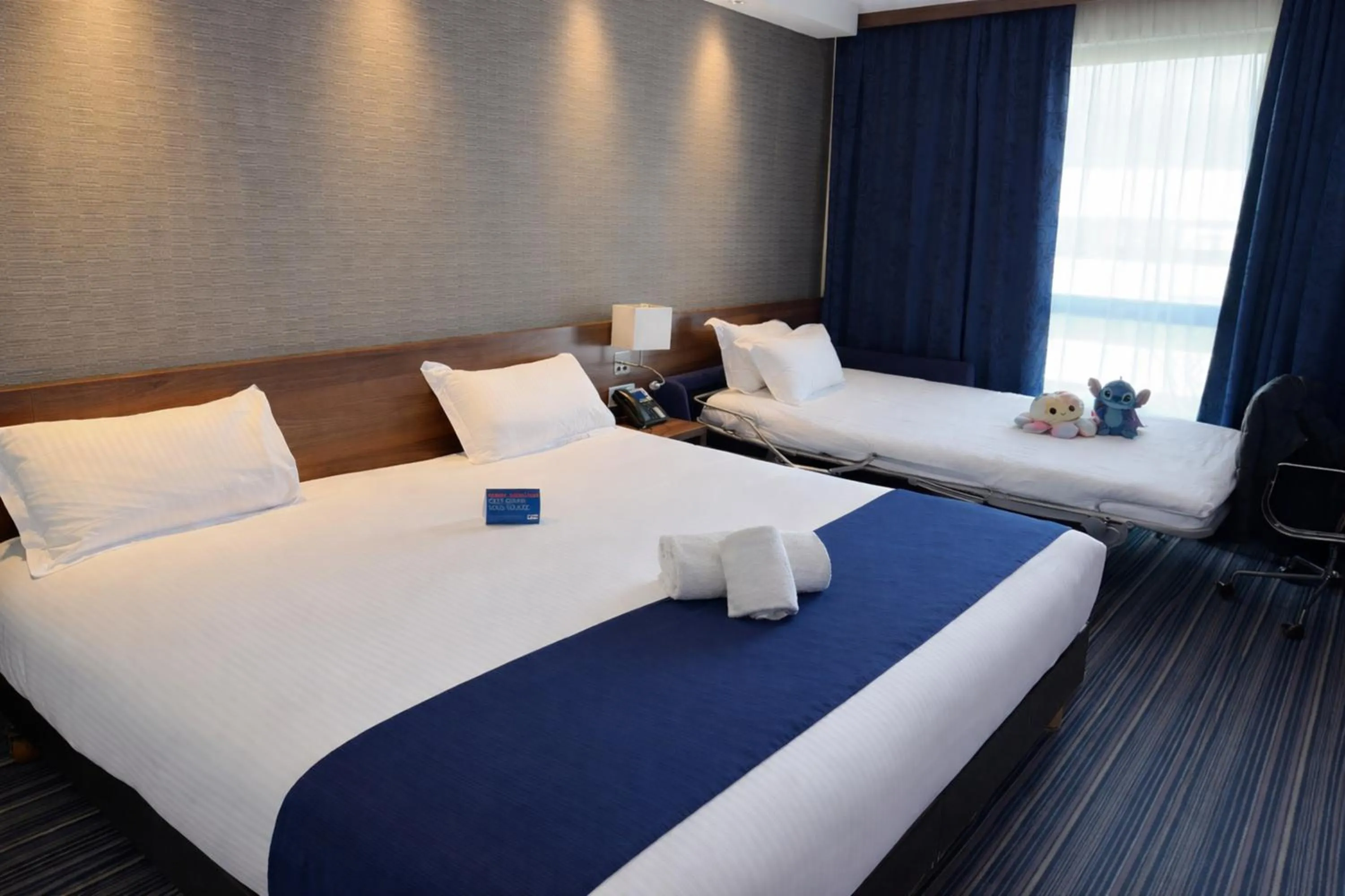 Bed in Holiday Inn Express Toulon - Est by IHG