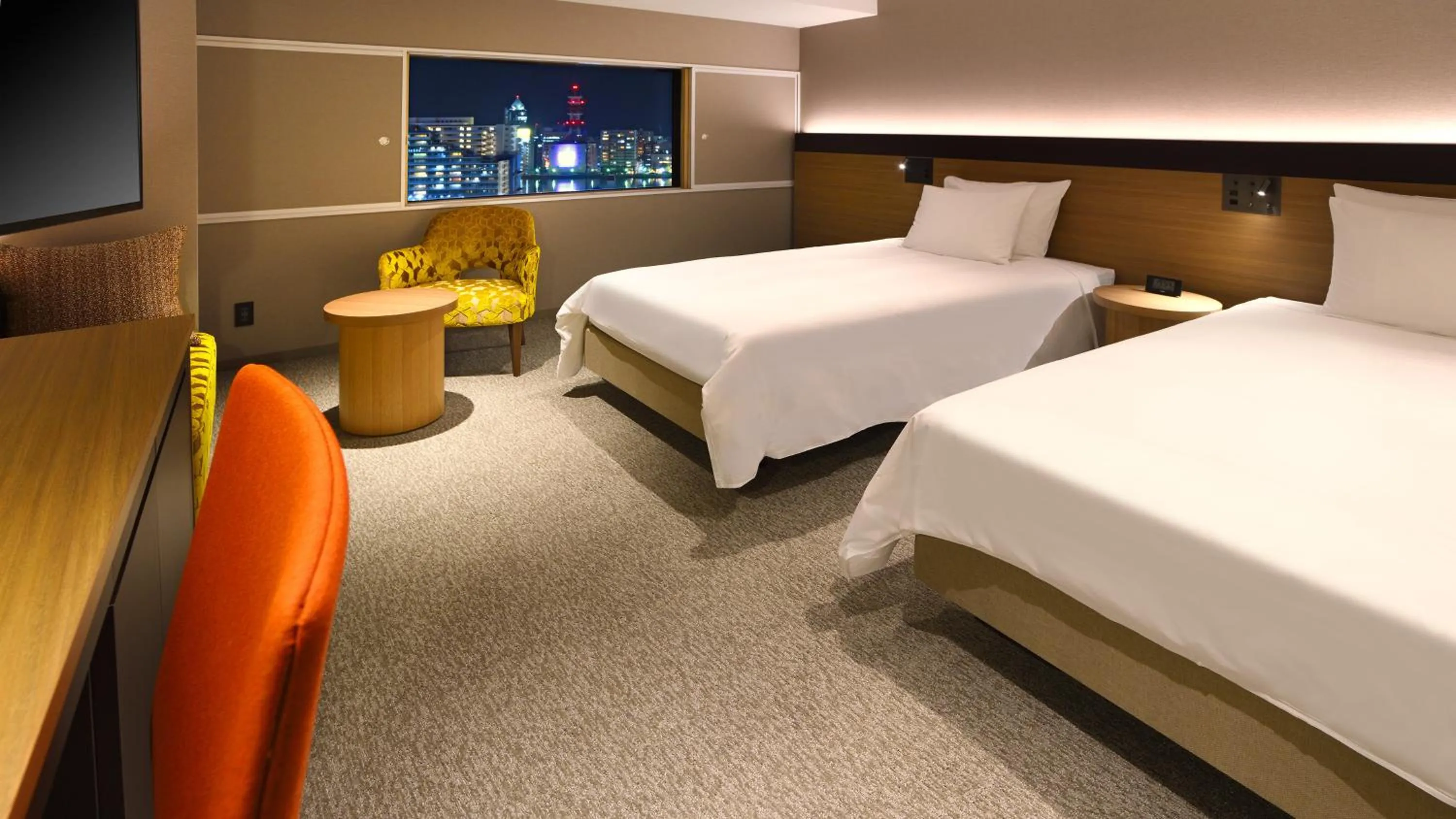 Photo of the whole room, Bed in ANA Crowne Plaza Niigata by IHG