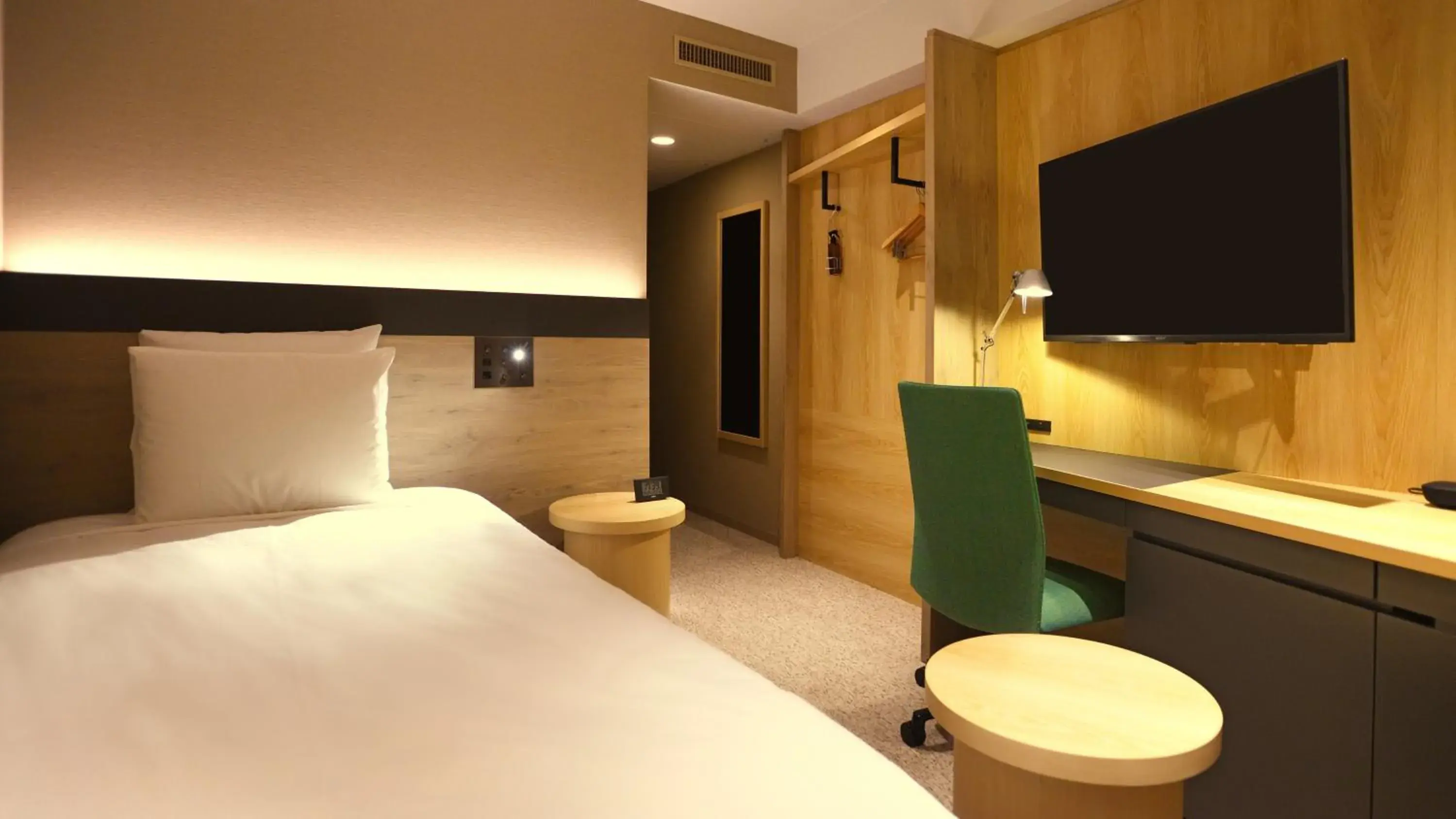 1 Single Bed Standard High Floor - single occupancy - Non-Smoking in ANA Crowne Plaza Niigata by IHG 1 Single Bed Standard High Floor - single occupancy - Non-Smoking in ANA Crowne Plaza Niigata by IHG