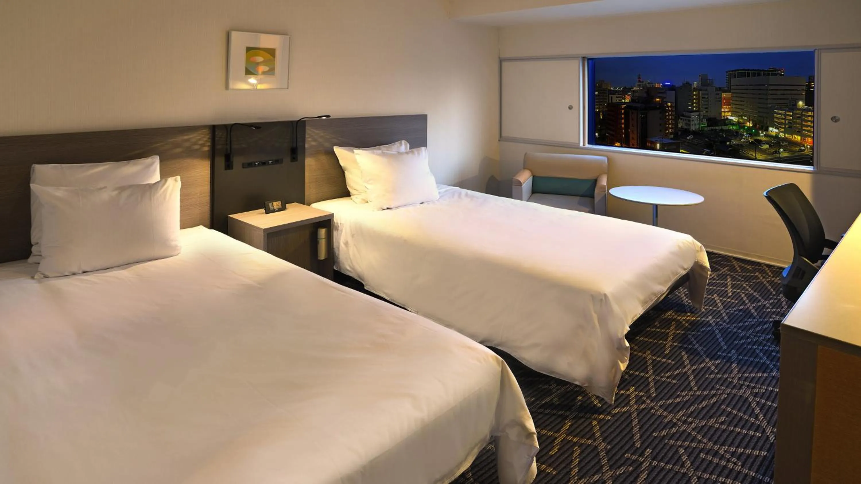 Photo of the whole room, Bed in ANA Crowne Plaza Niigata by IHG