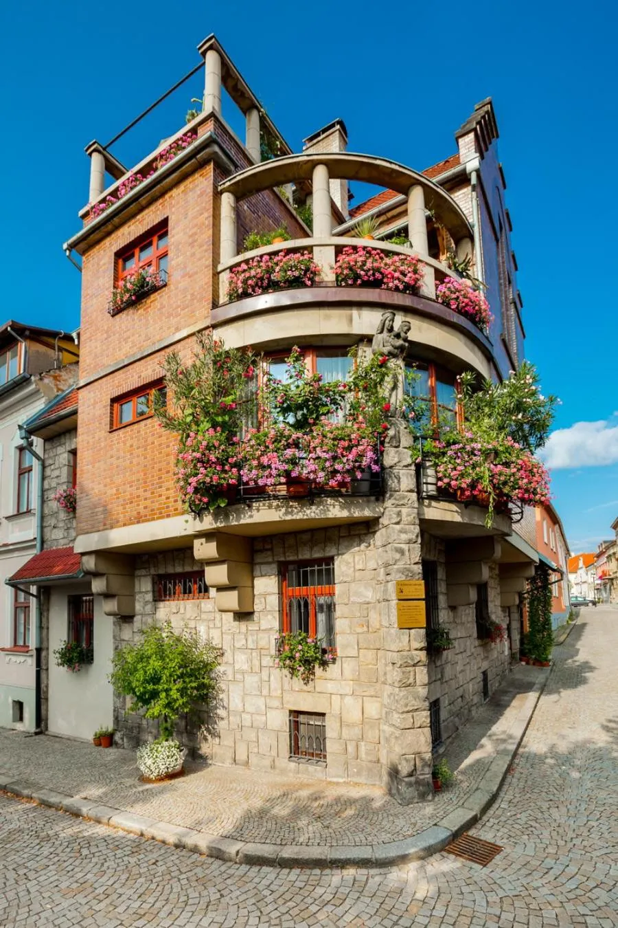 Pštrossova Vila - u klášterní zahrady