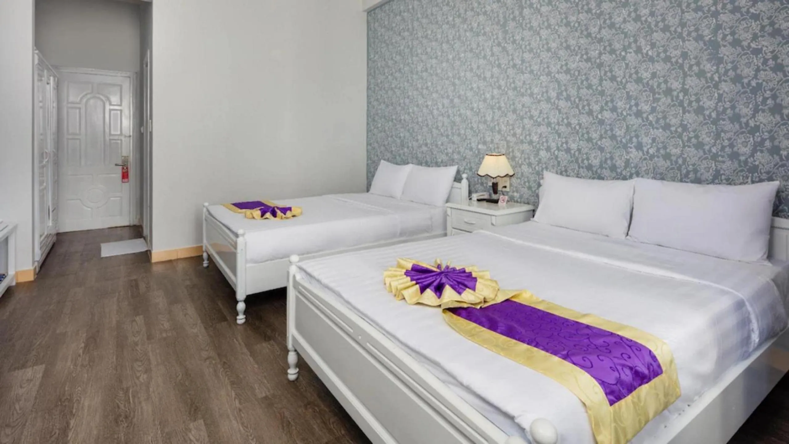 Photo of the whole room, Bed in CCT Luxury Hotel