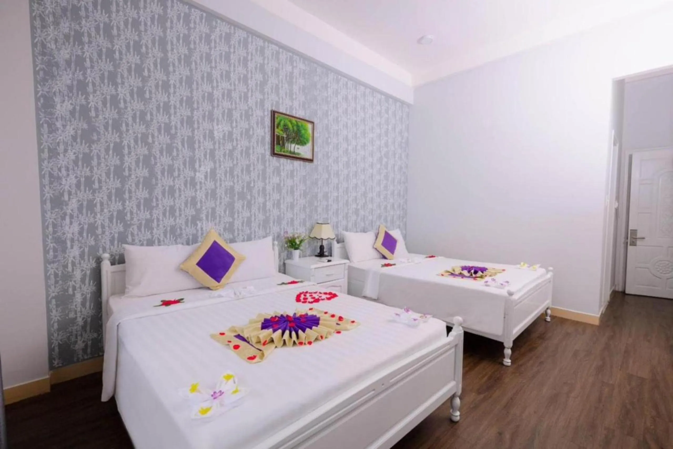 Bed in CCT Luxury Hotel