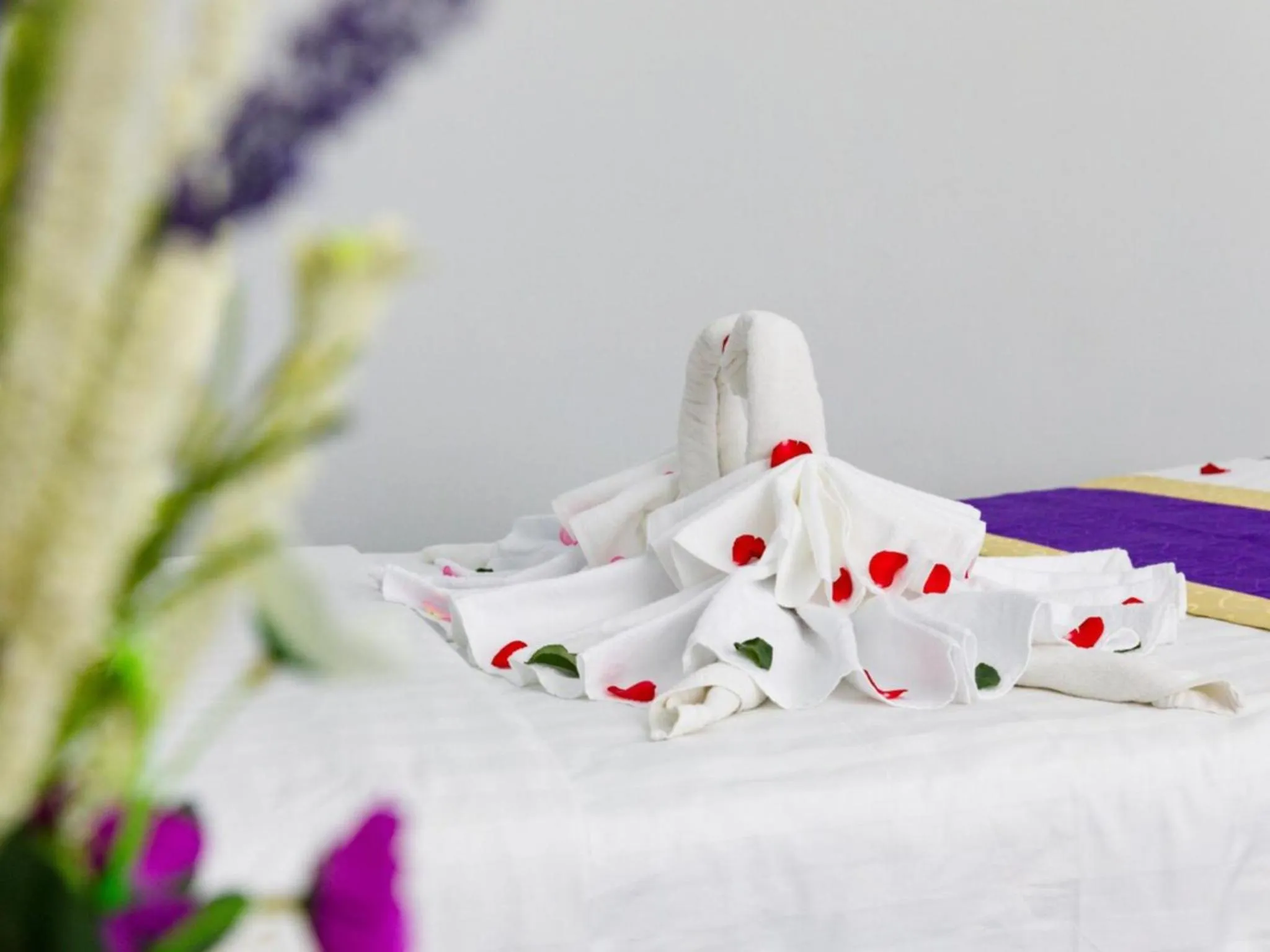 Bed in CCT Luxury Hotel