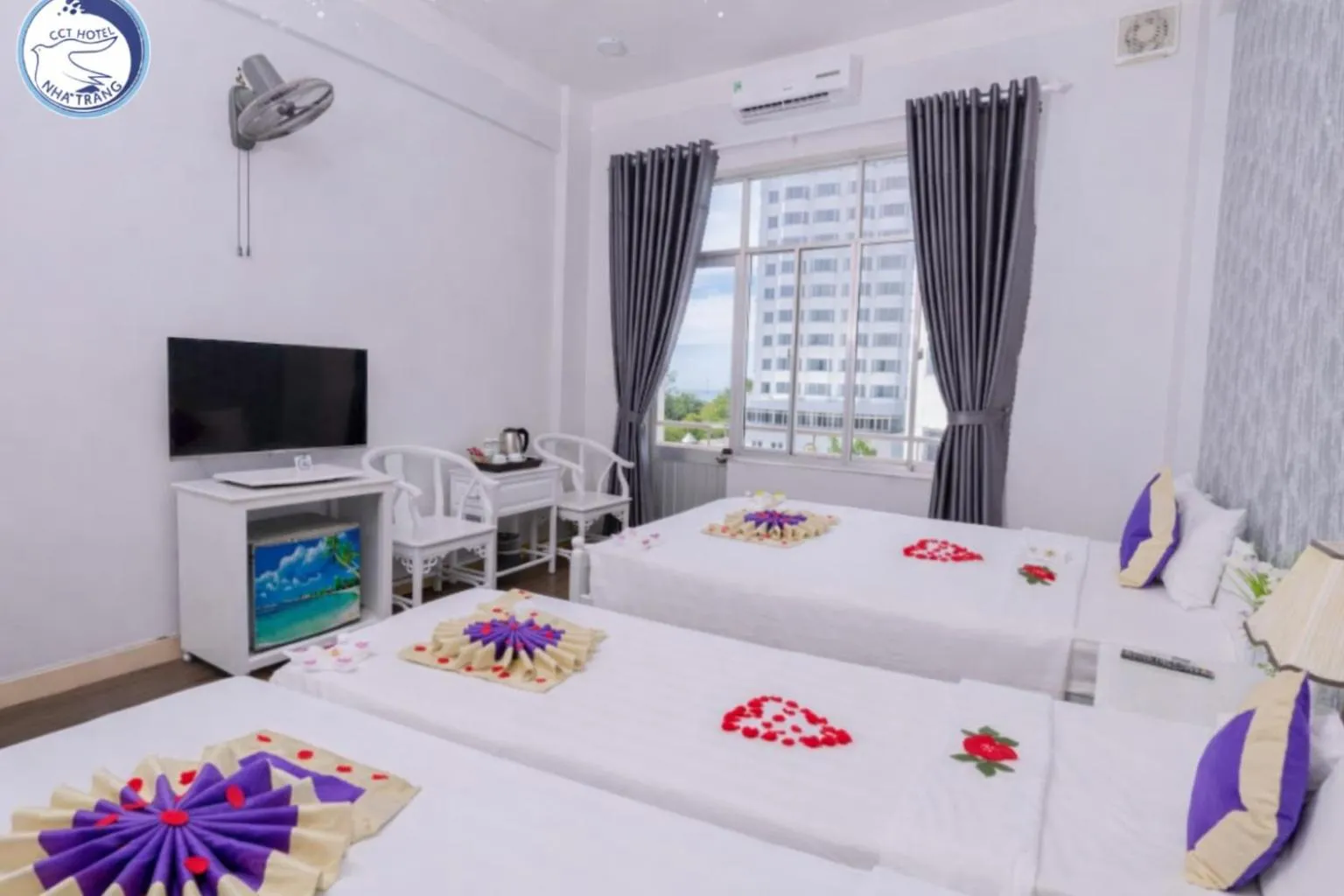 Bedroom, Bed in CCT Luxury Hotel