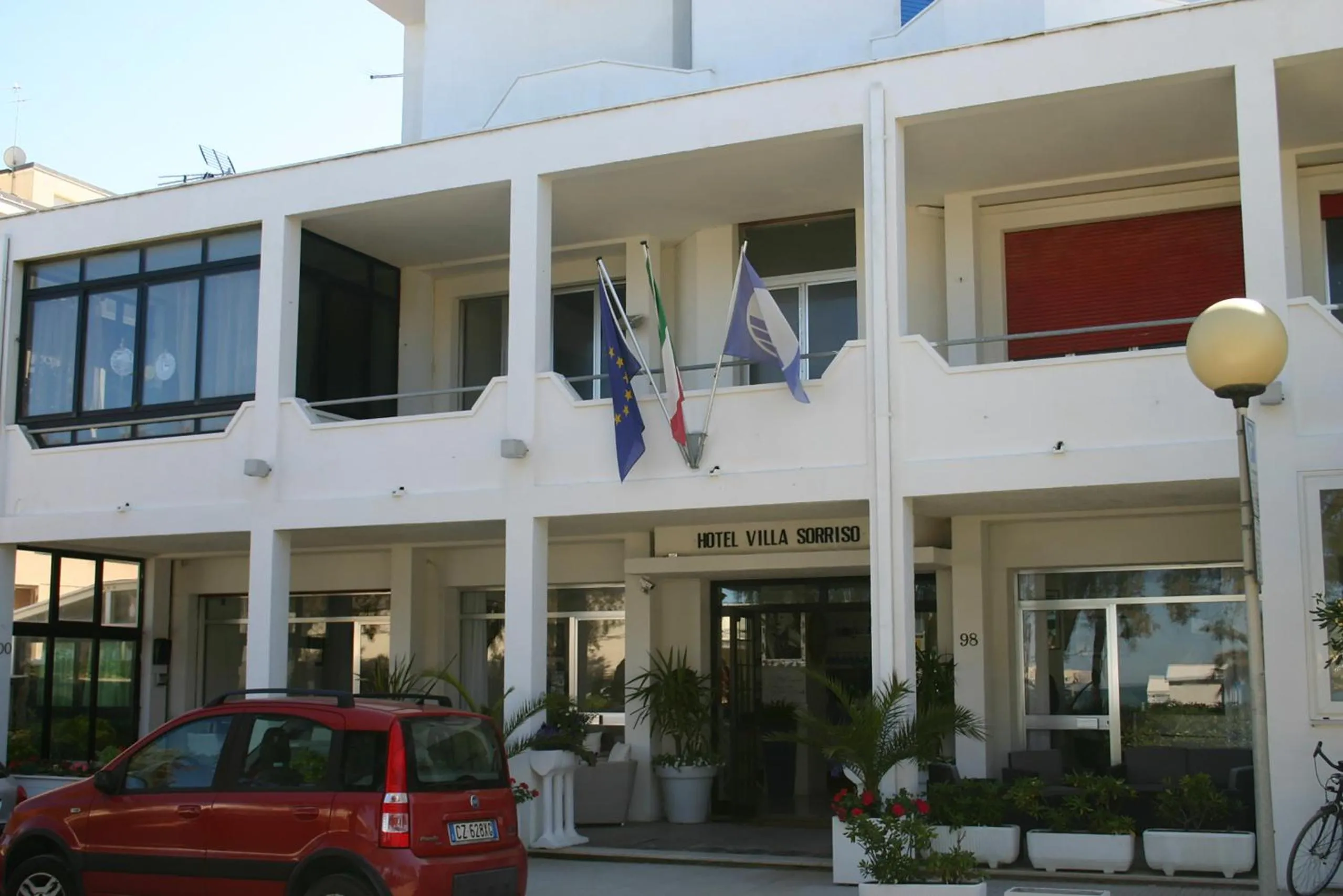 Facade/entrance in Hotel Villa Sorriso
