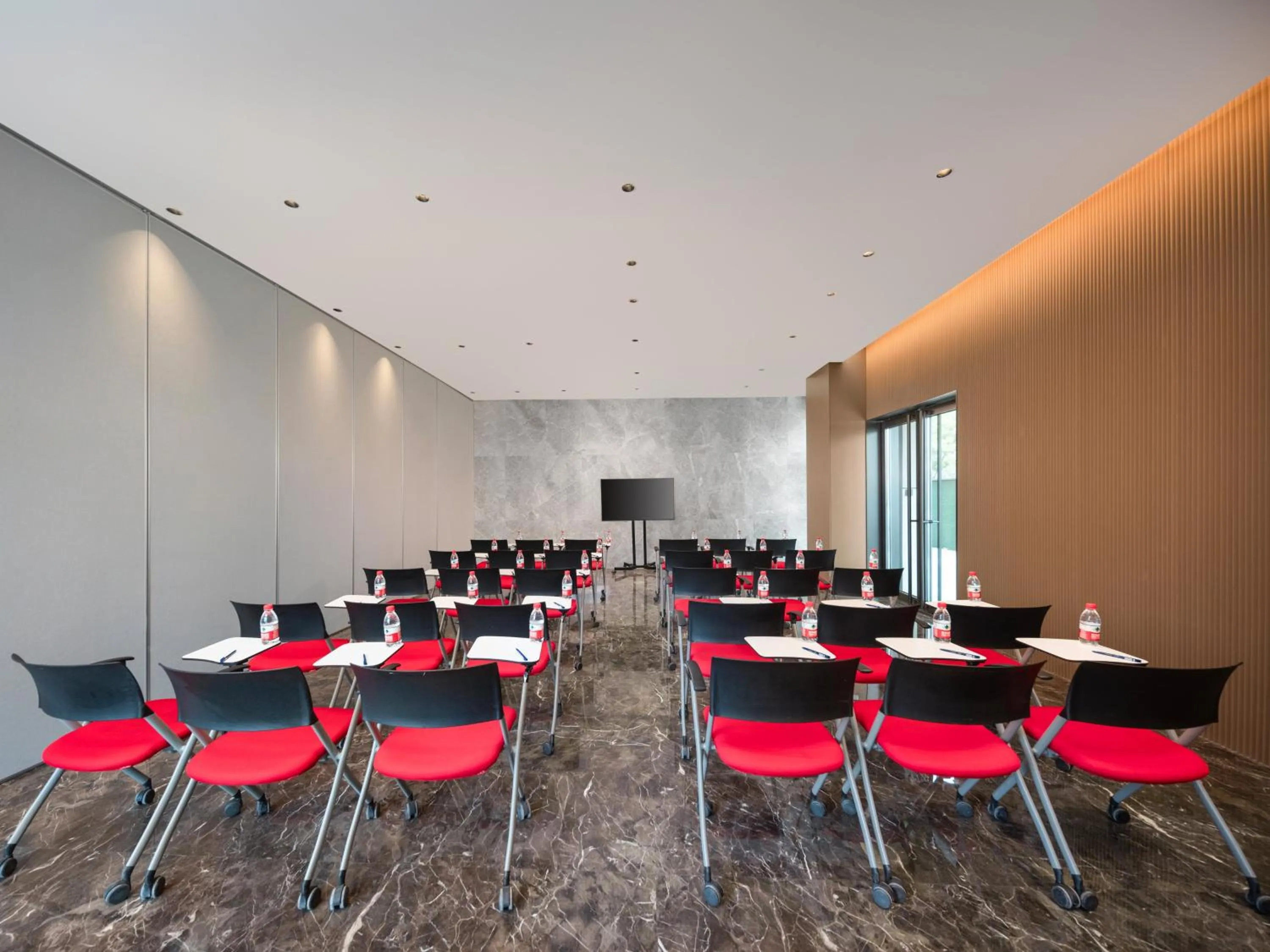 Meeting/conference room in Holiday Inn Express Beijing Mentougou by IHG
