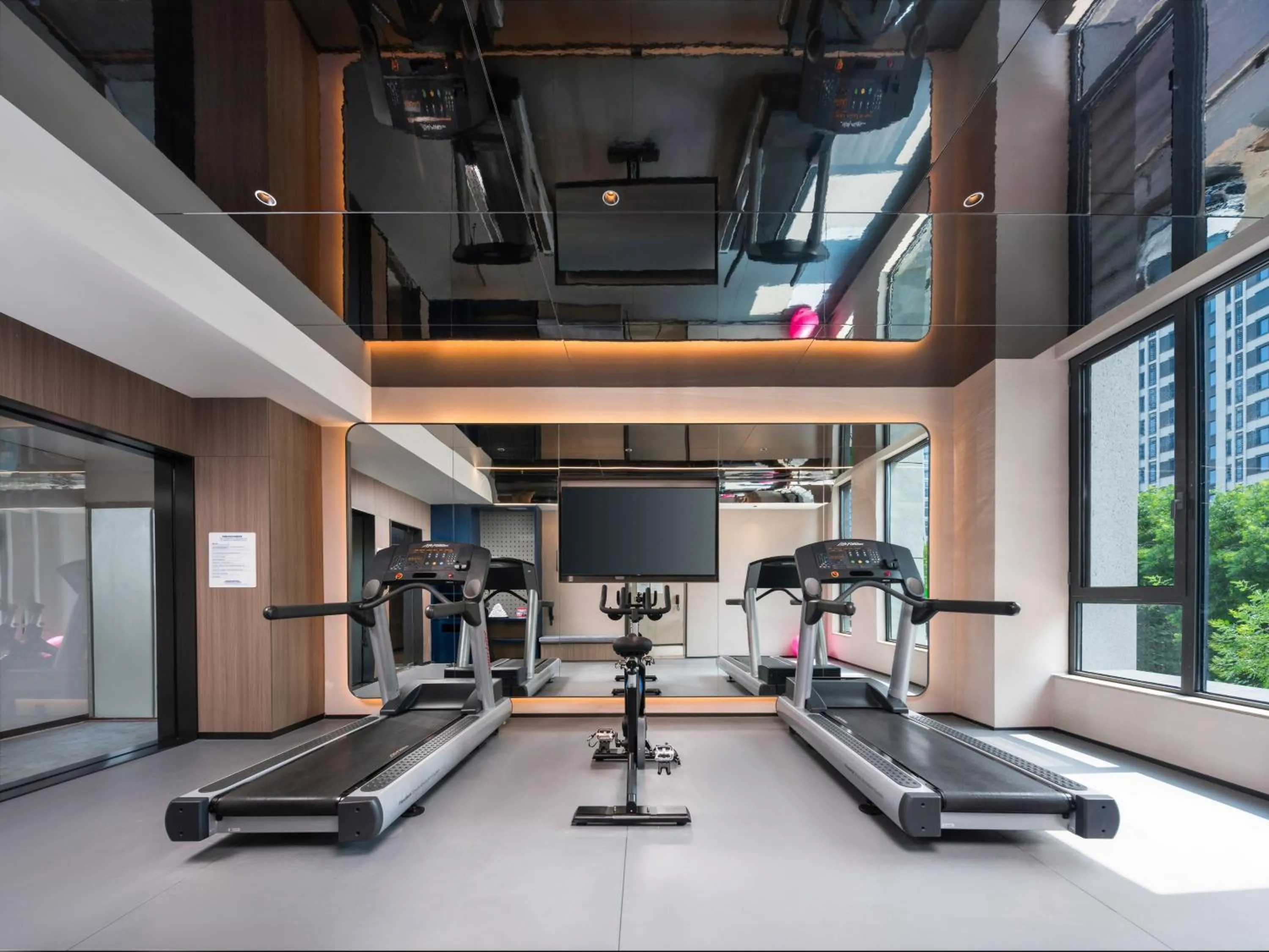 Fitness centre/facilities in Holiday Inn Express Beijing Mentougou by IHG