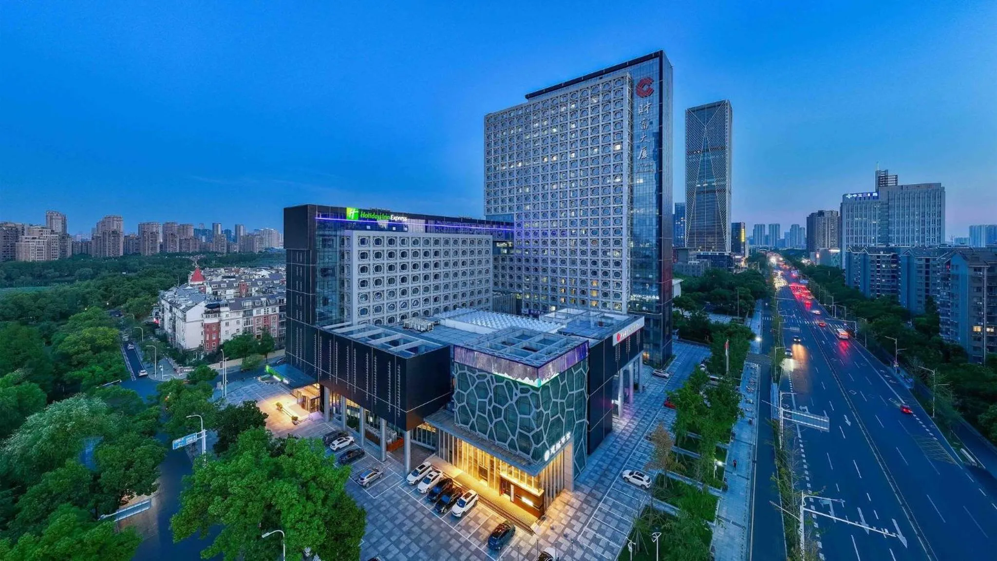 Property building in Holiday Inn Express Wuhan Jinyin Lake