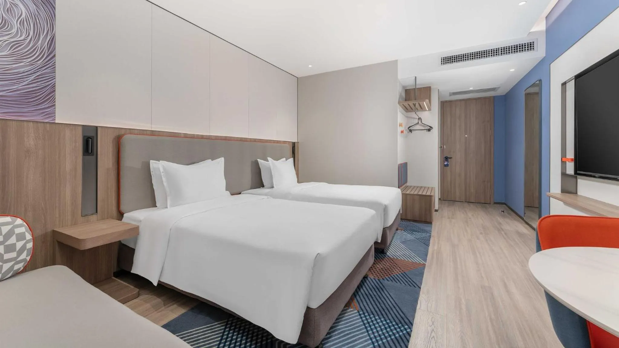 Photo of the whole room in Holiday Inn Express Wuhan Jinyin Lake