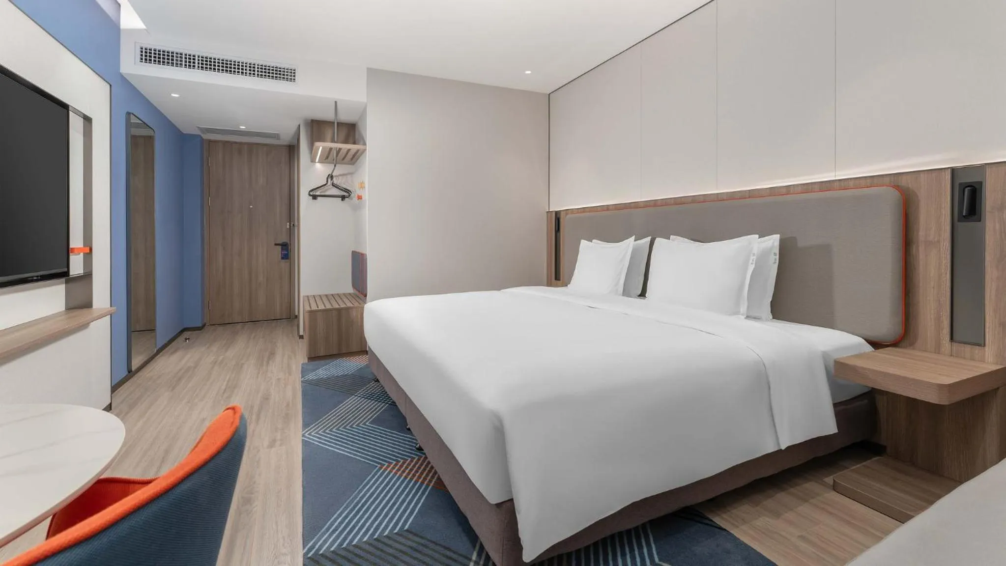 Photo of the whole room in Holiday Inn Express Wuhan Jinyin Lake