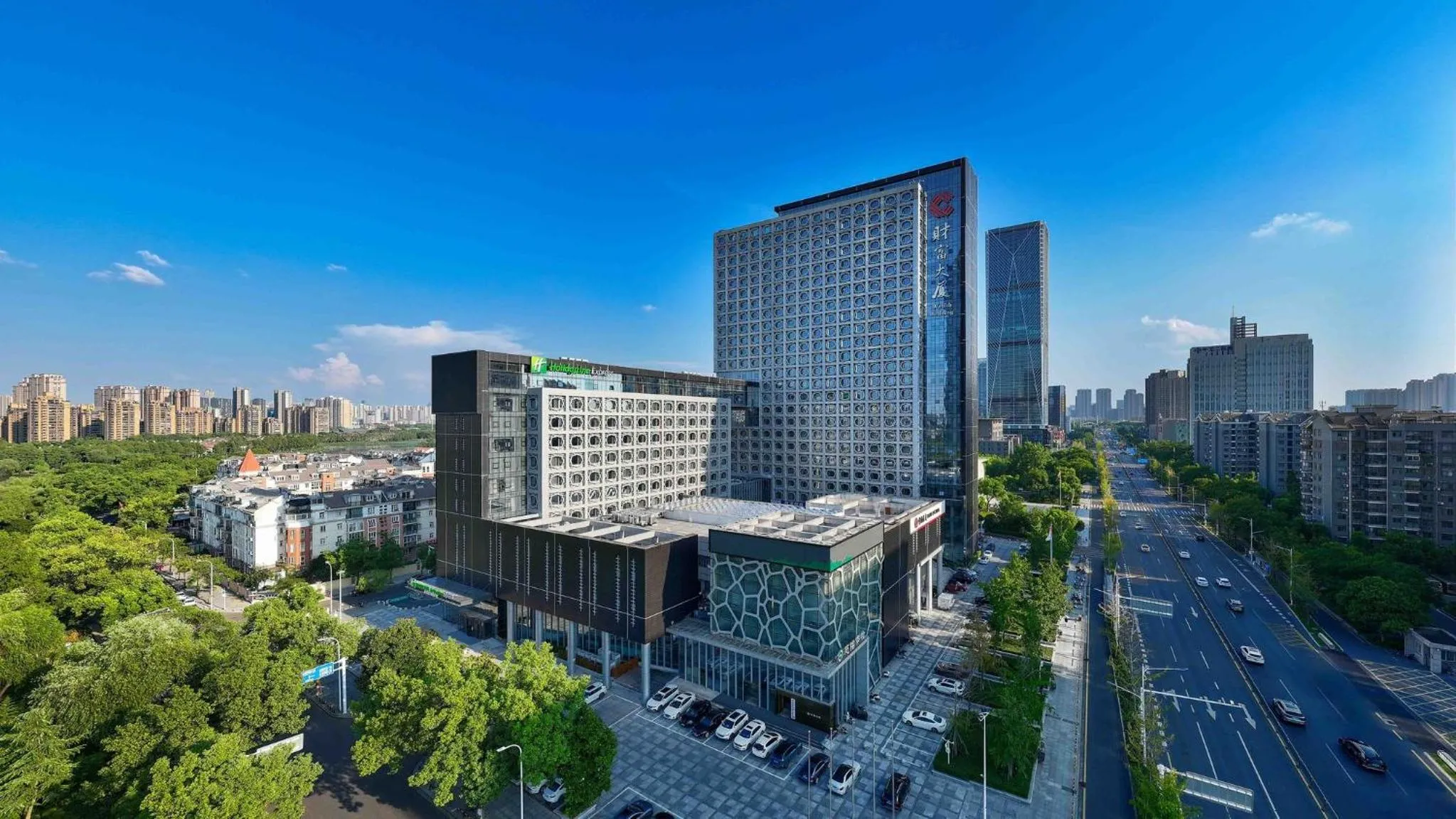 Property building in Holiday Inn Express Wuhan Jinyin Lake