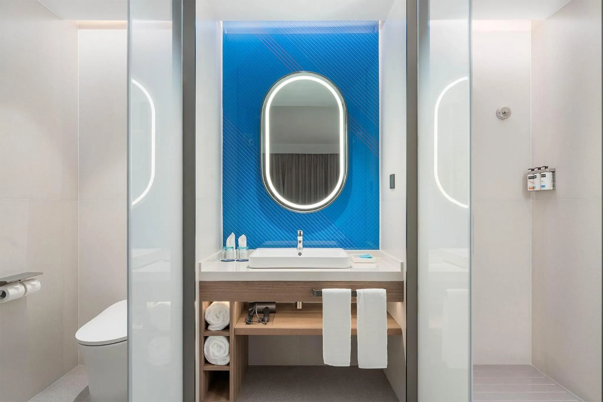 Photo of the whole room in Holiday Inn Express Wuhan Jinyin Lake