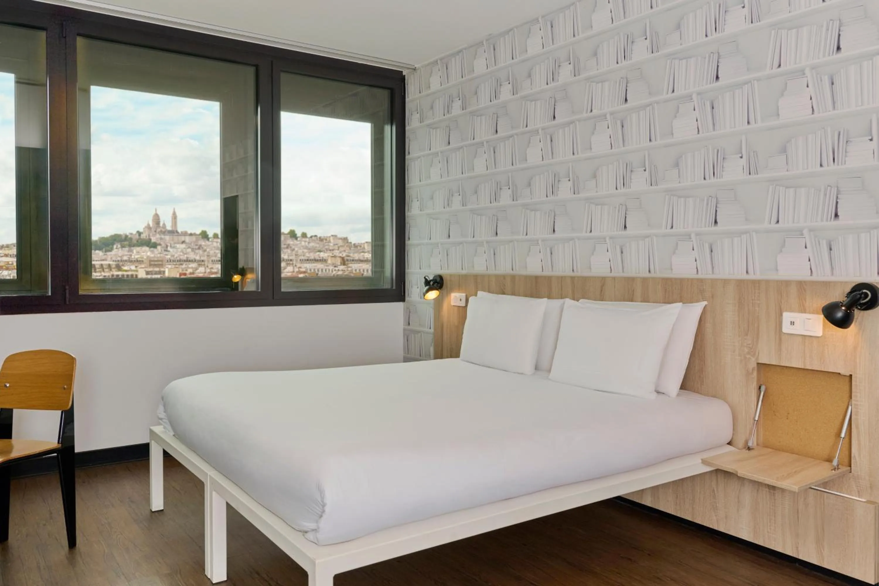 Bed in Generator Paris