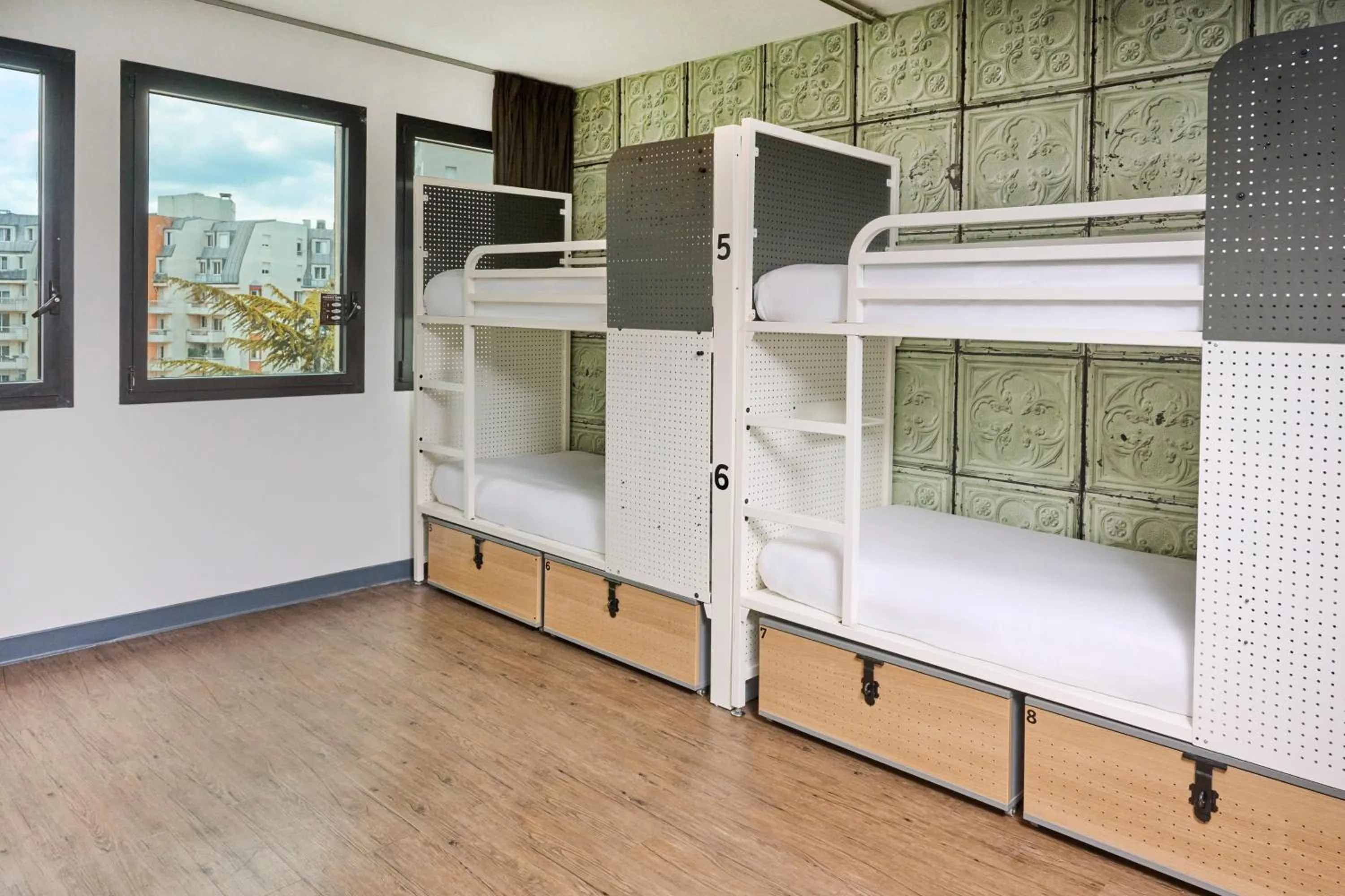 Bed in Generator Paris