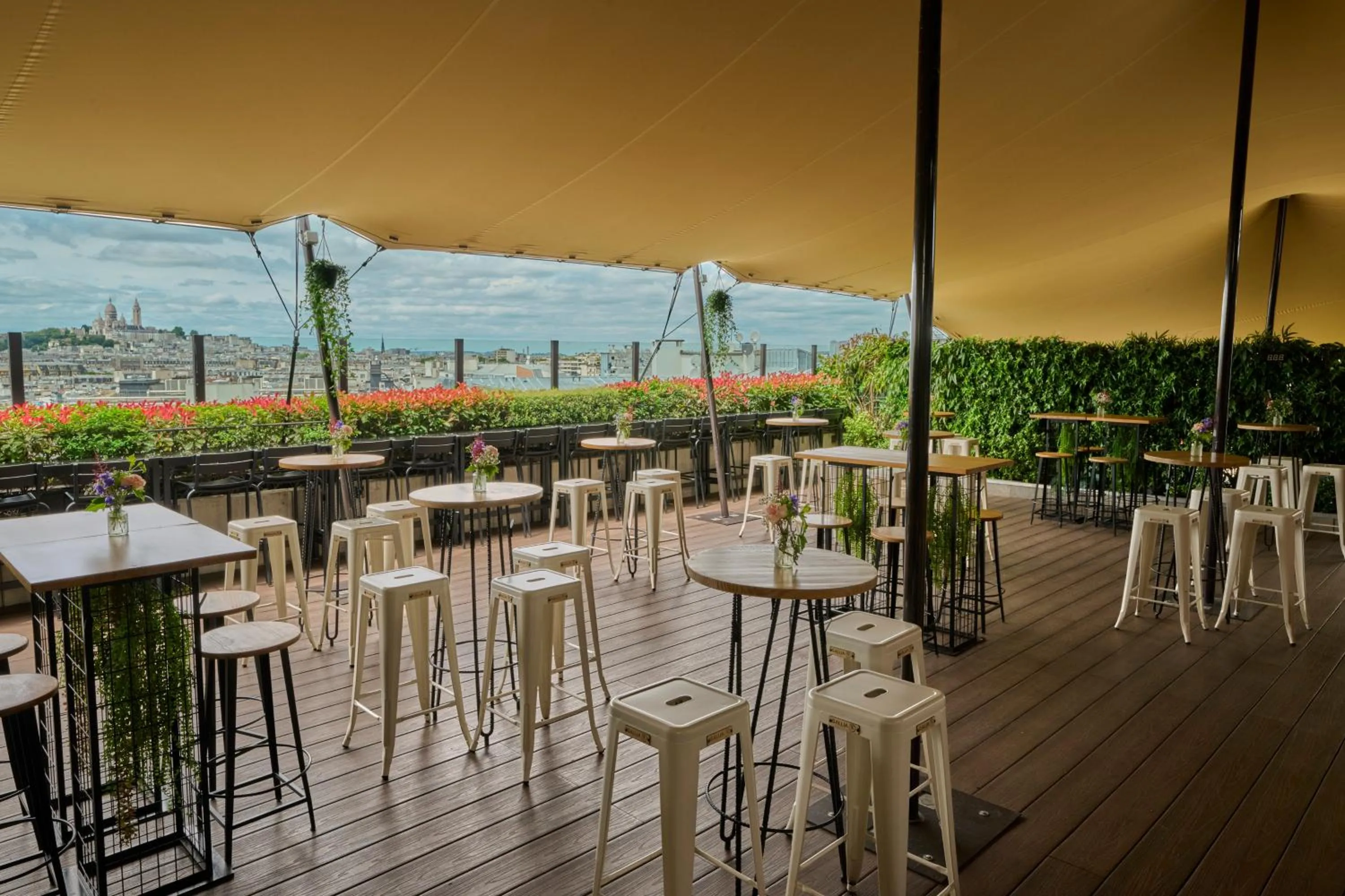 Patio in Generator Paris