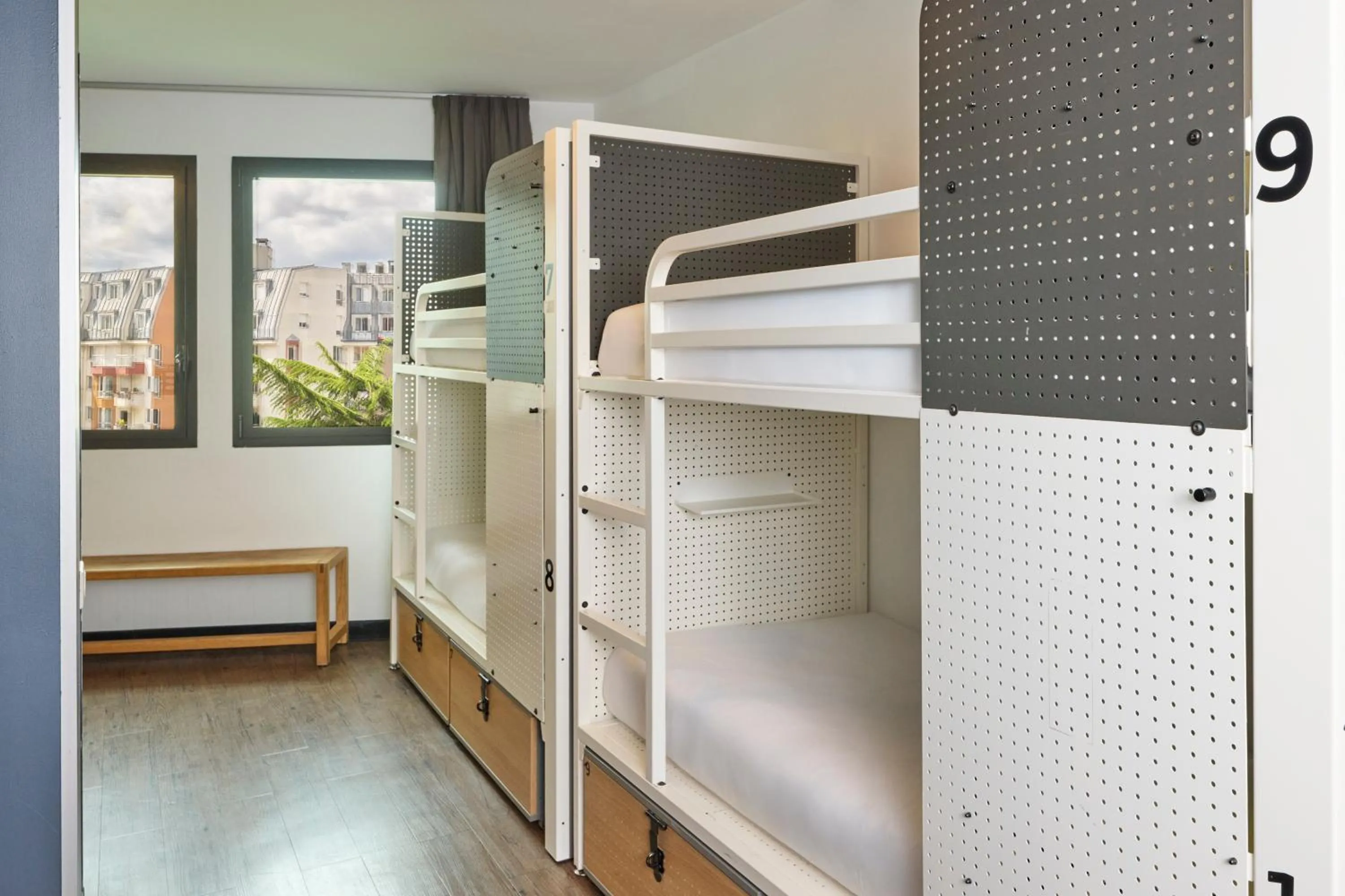 Bed in Generator Paris