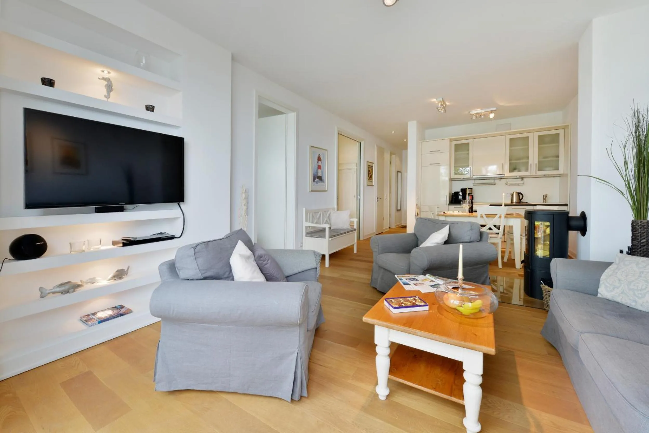 Communal lounge/ TV room in Ferienwohnung Silbermöwe