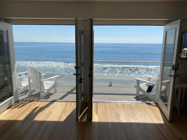 Sea view in Malibu Private Beach Apartments