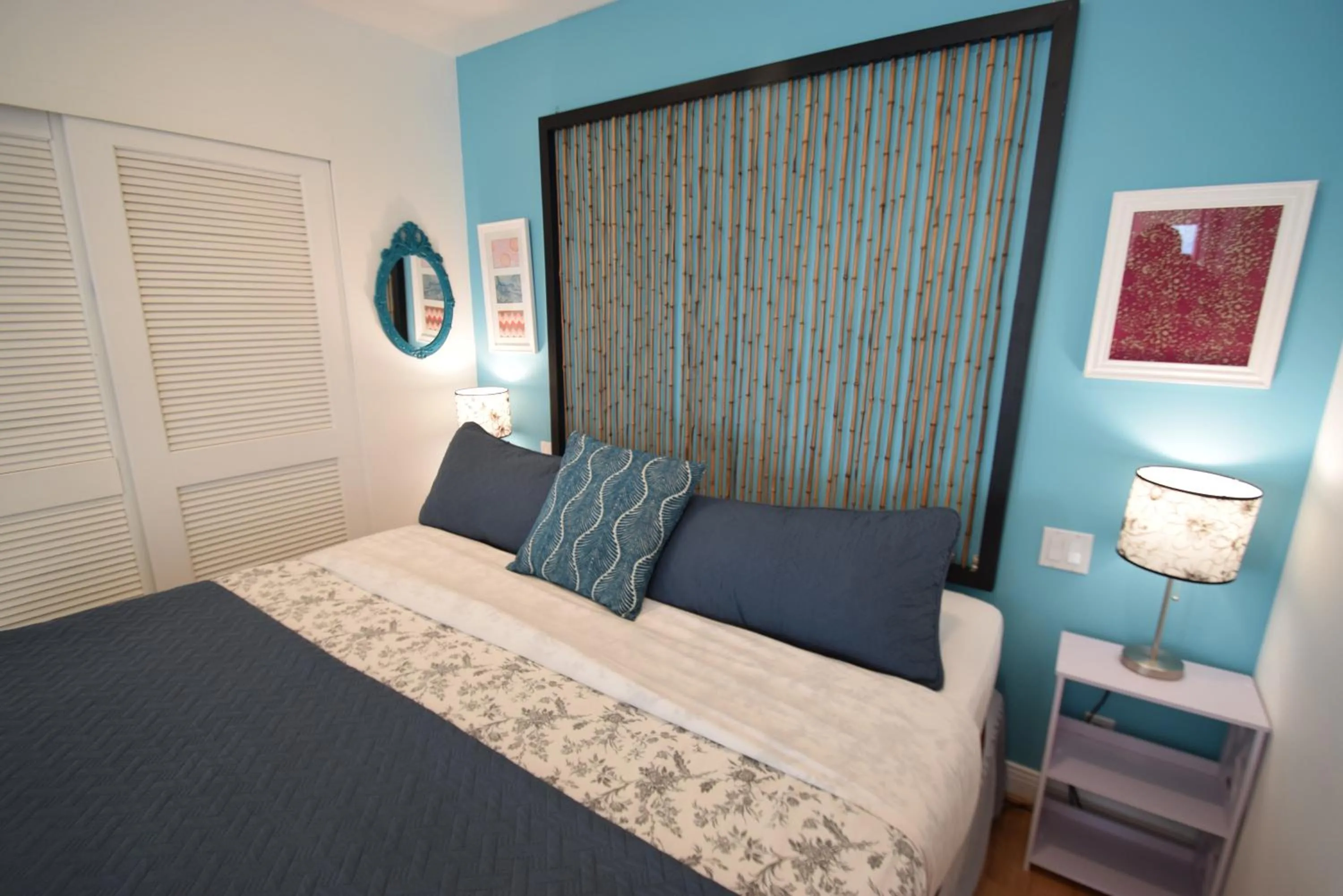 Bedroom, Bed in Malibu Private Beach Apartments