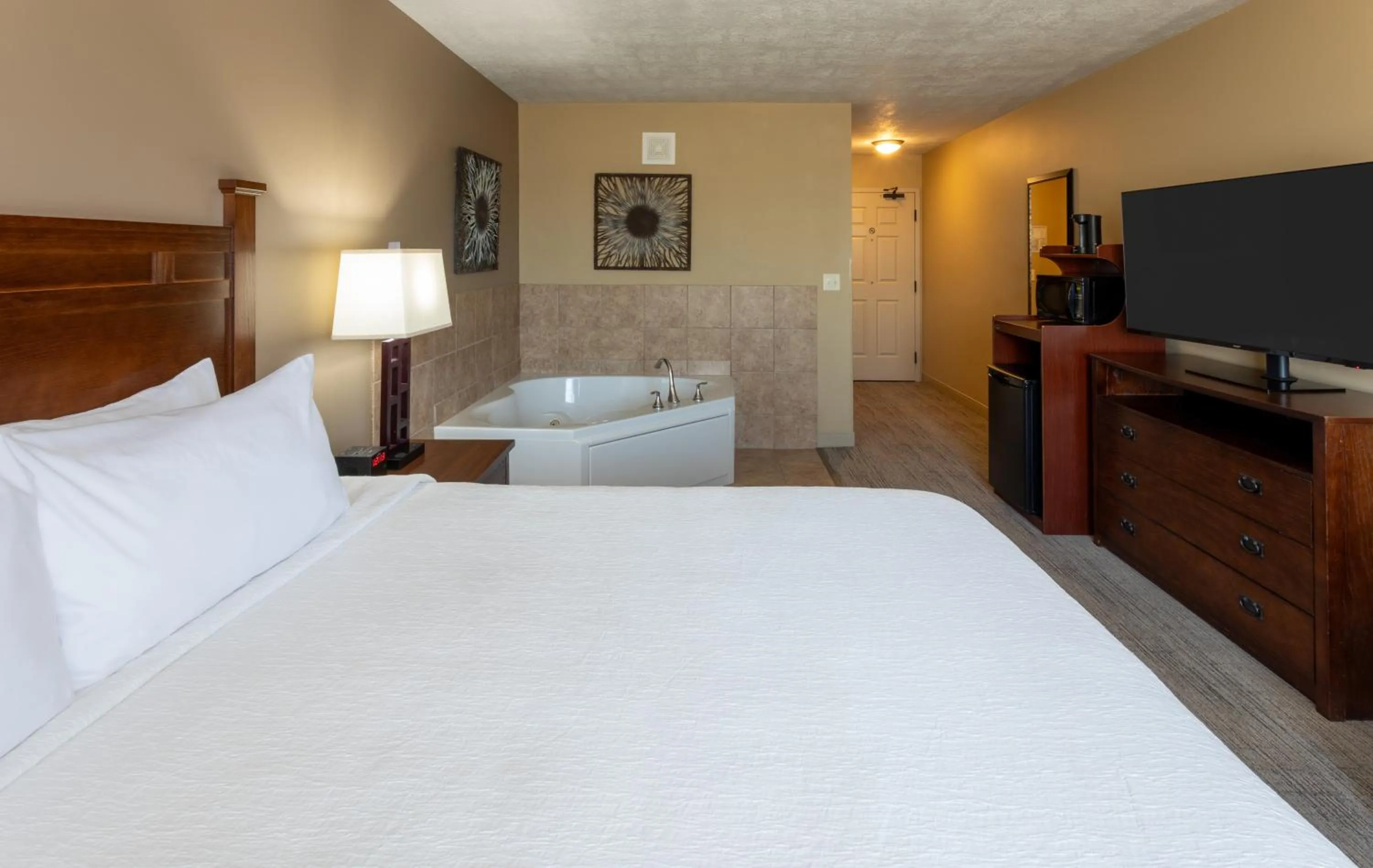 Photo of the whole room, Bed in GrandStay Inn & Suites of Luverne