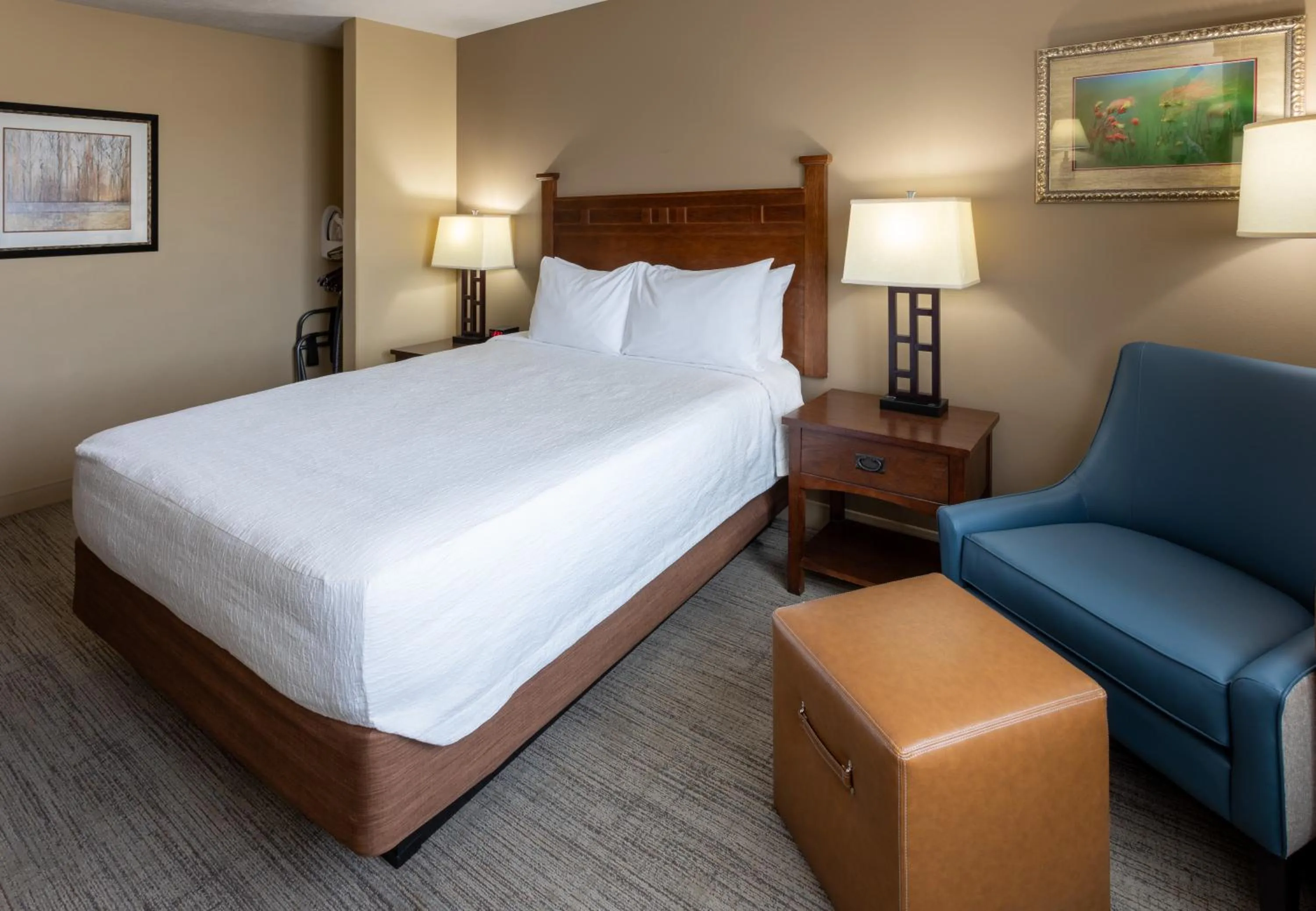Bed in GrandStay Inn & Suites of Luverne