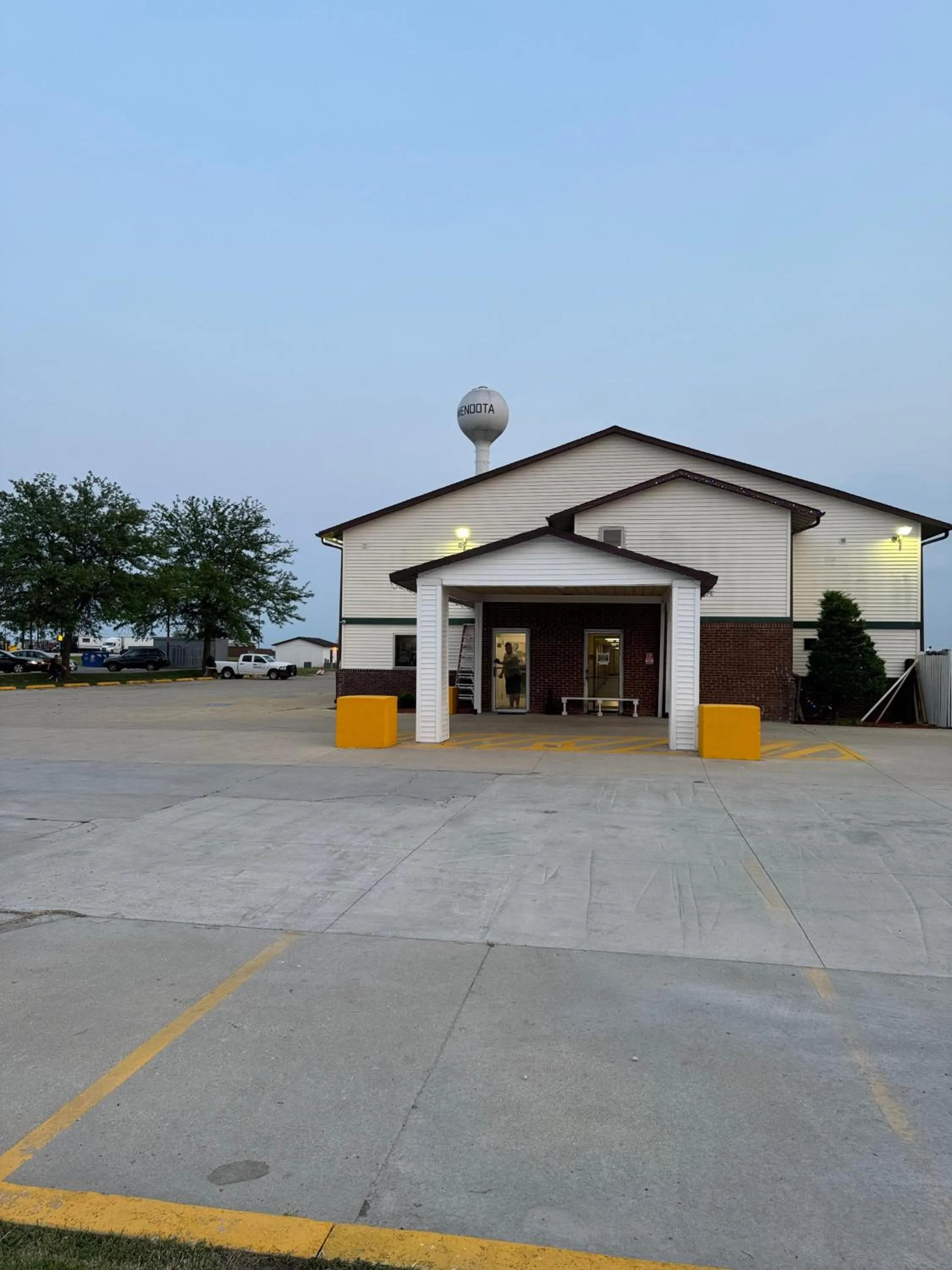 Property building in Super 8 by Wyndham Mendota I-39