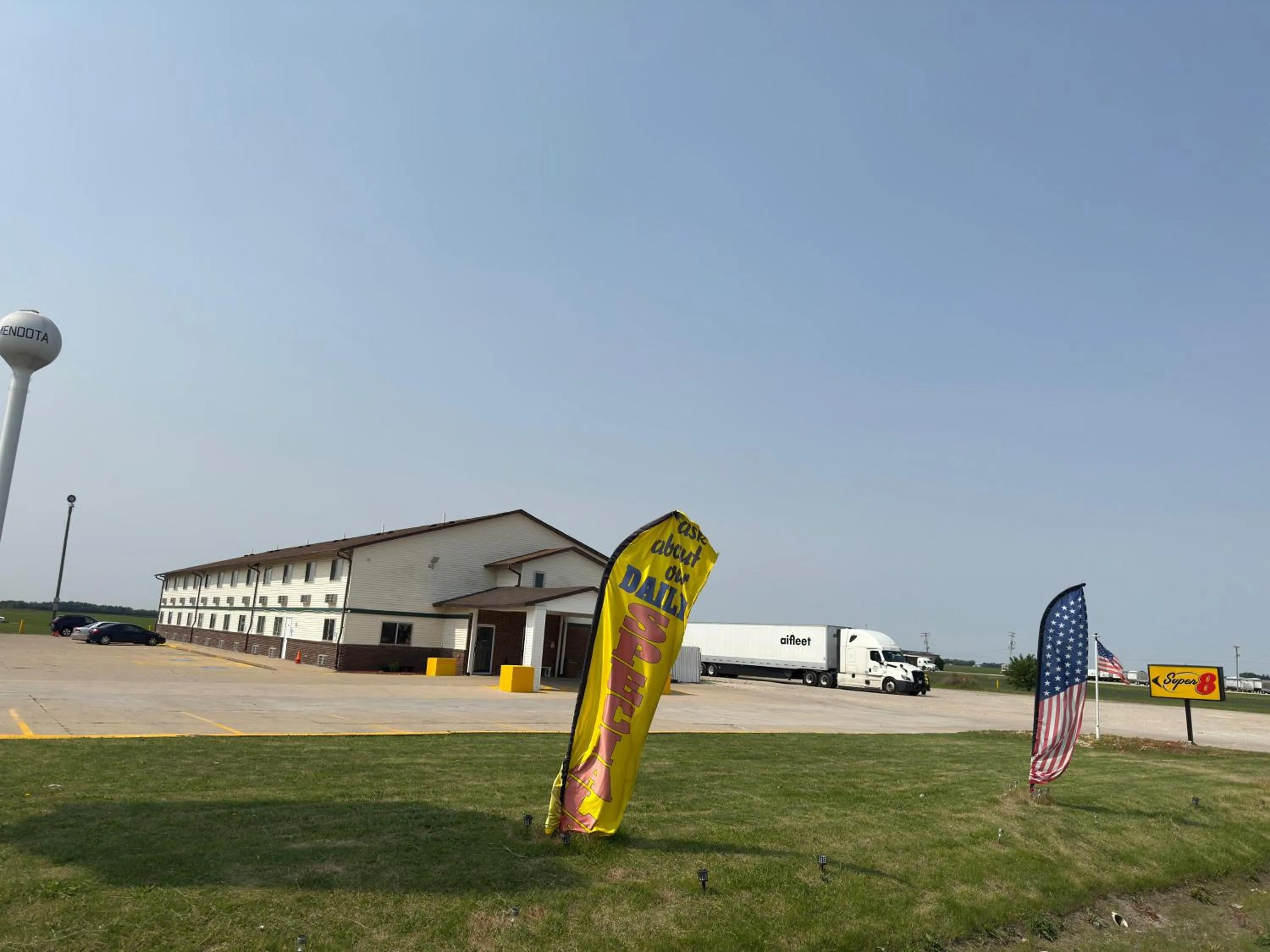 Property building in Super 8 by Wyndham Mendota I-39