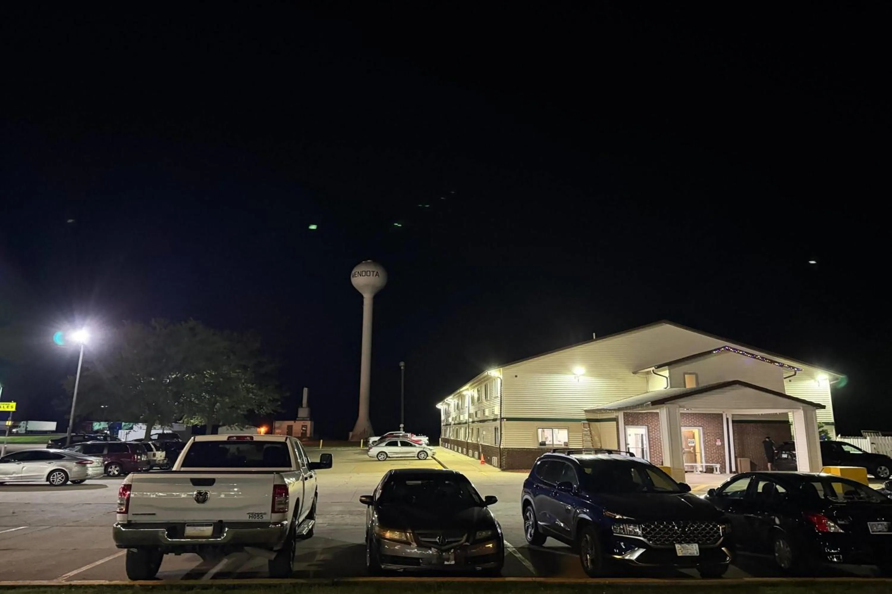 Property building in Super 8 by Wyndham Mendota I-39